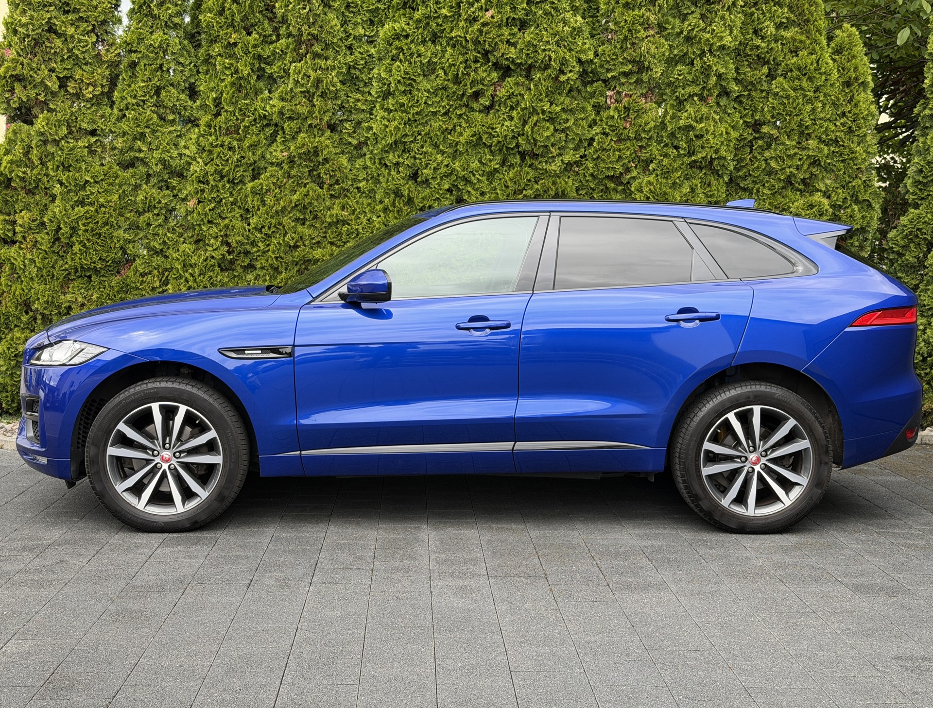 JAGUAR F-Pace 25d R-Sport AWD Automatik-image-6