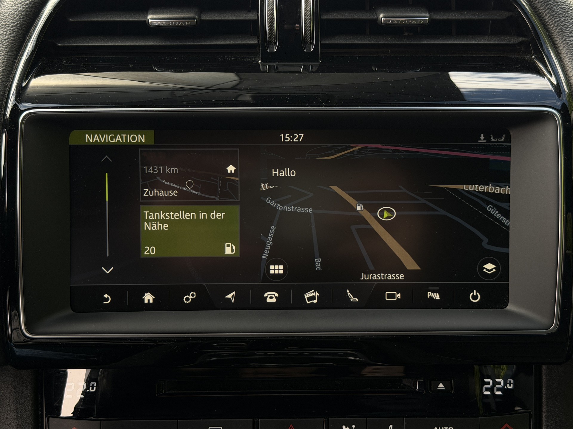 JAGUAR F-Pace 25d R-Sport AWD Automatik-image-18