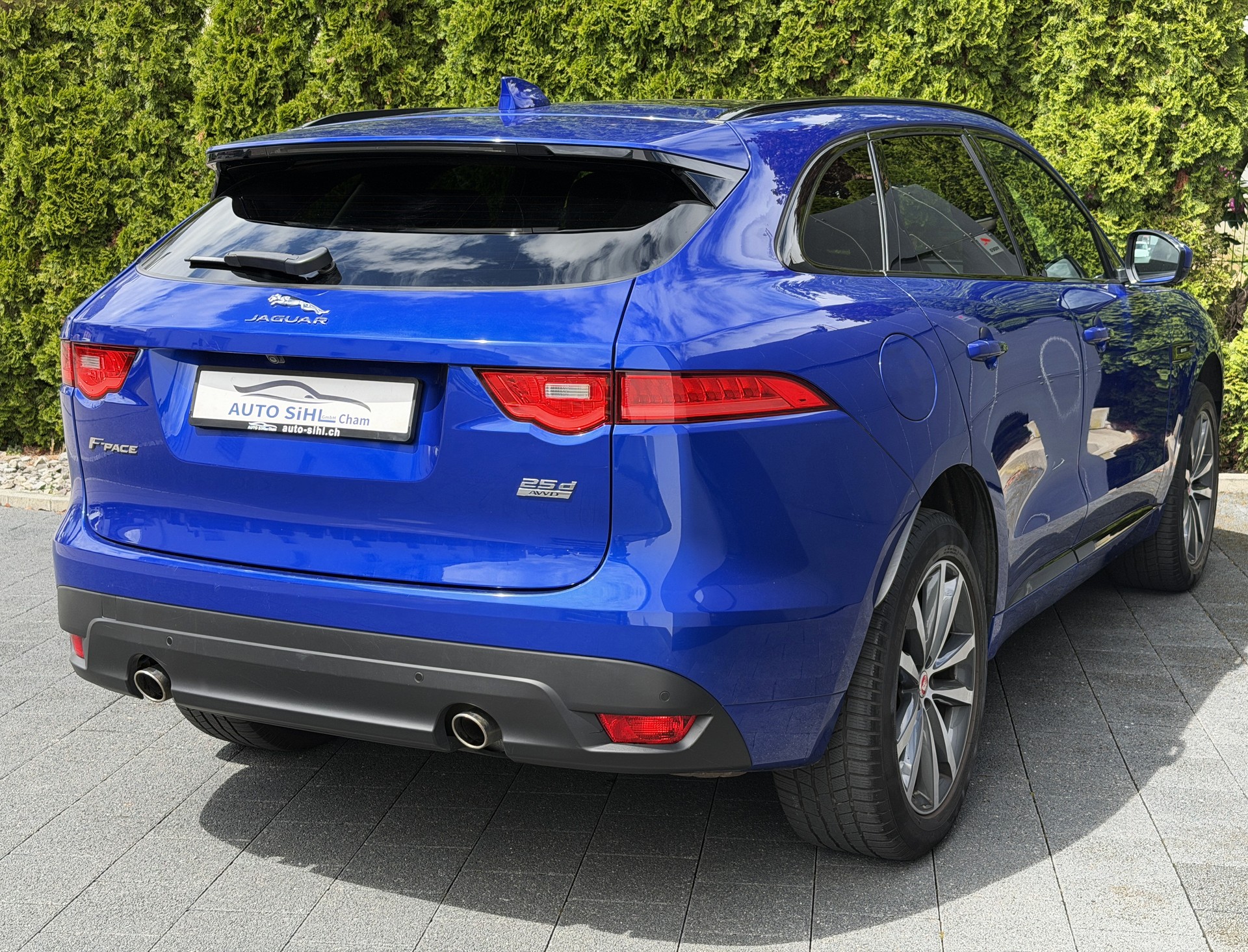 JAGUAR F-Pace 25d R-Sport AWD Automatik-image-10