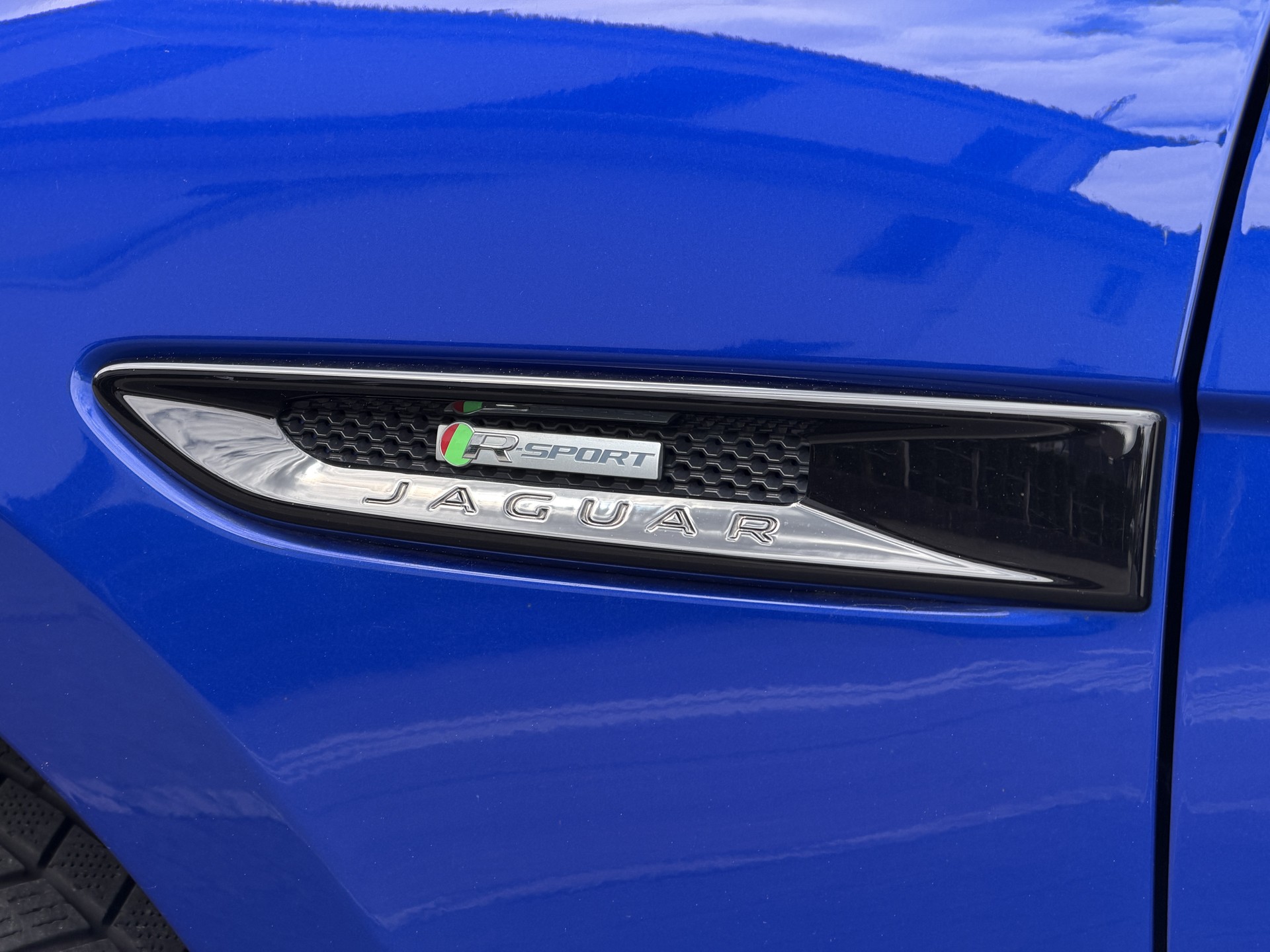 JAGUAR F-Pace 25d R-Sport AWD Automatik-image-8