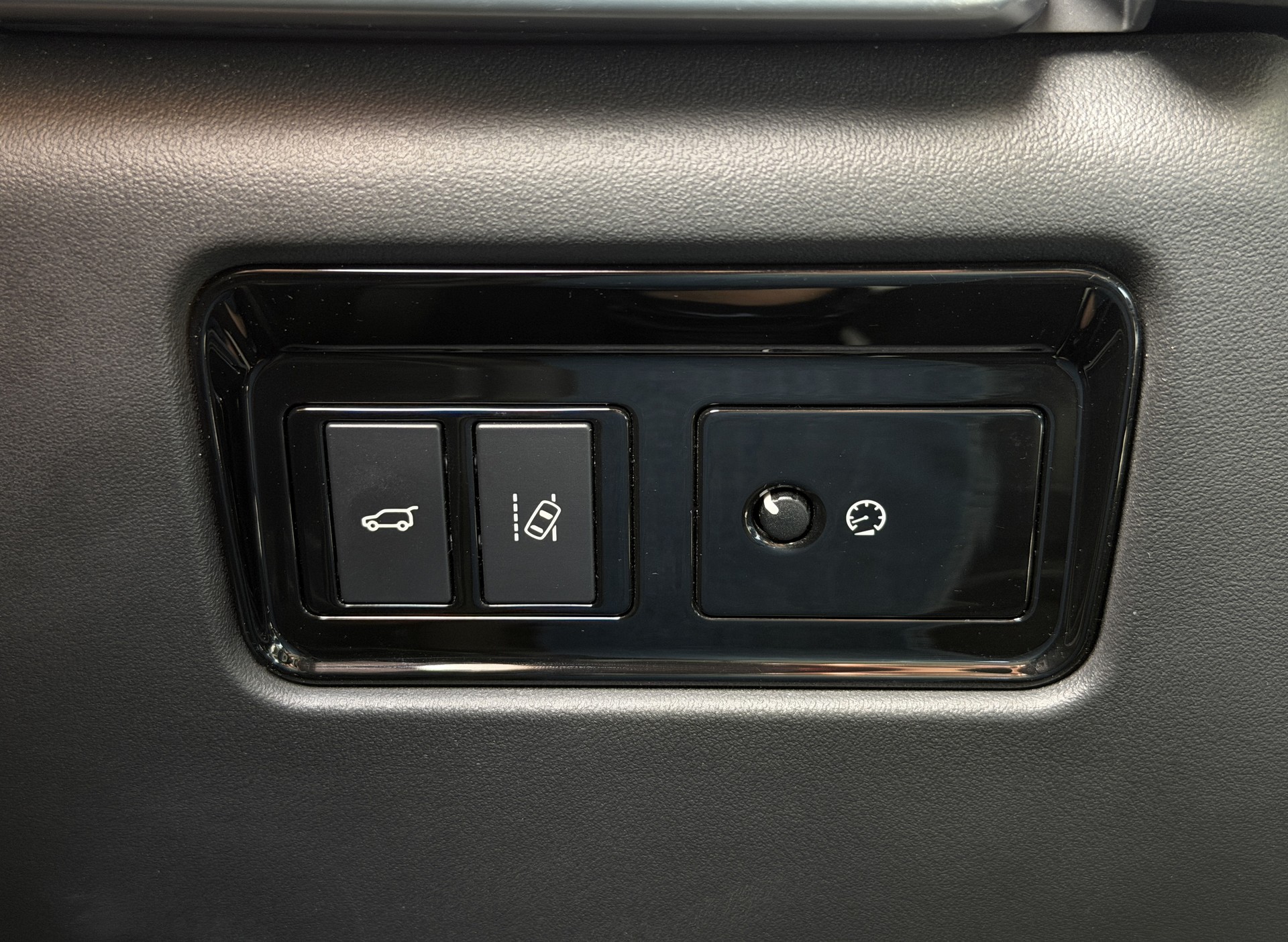 JAGUAR F-Pace 25d R-Sport AWD Automatik-image-23