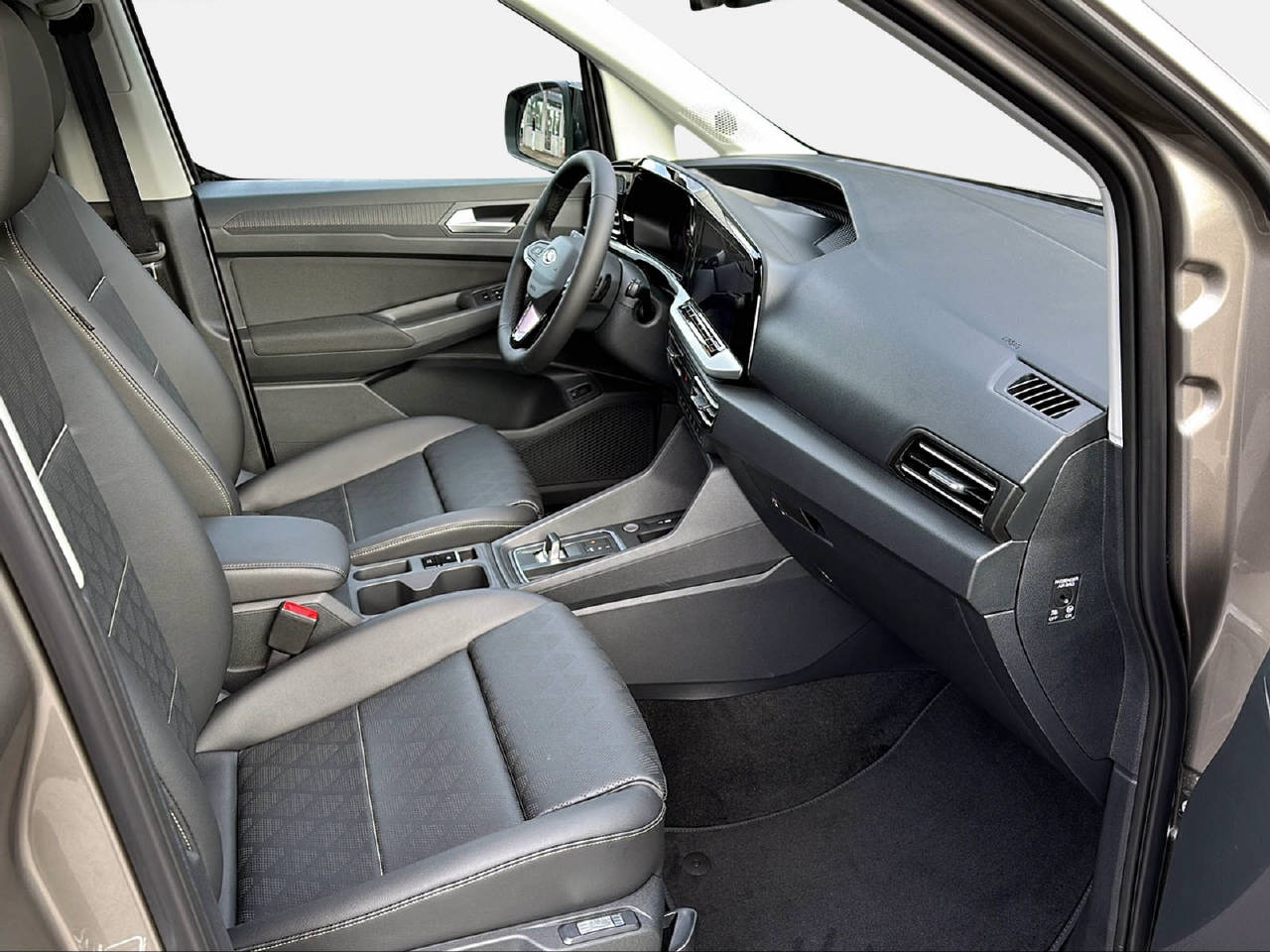 FORD TOURNEO Connect 1.5 EcoBoost 150 Titanium PHEV-image-12