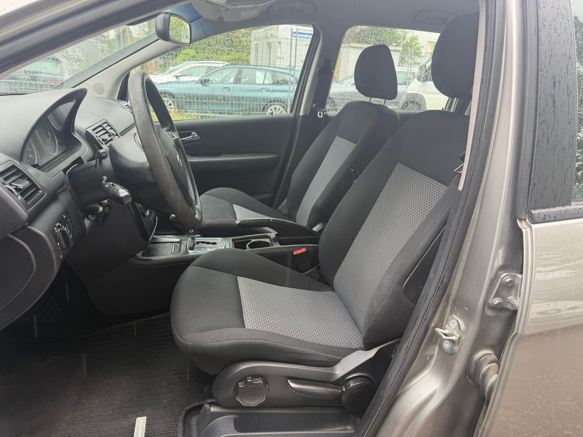 MERCEDES-BENZ A 170 Elégance Edition A * Klimaanlage * Tempomat * 06x Airbag * AHK 1300Kg * Letzte MFK 03.2025-image-3