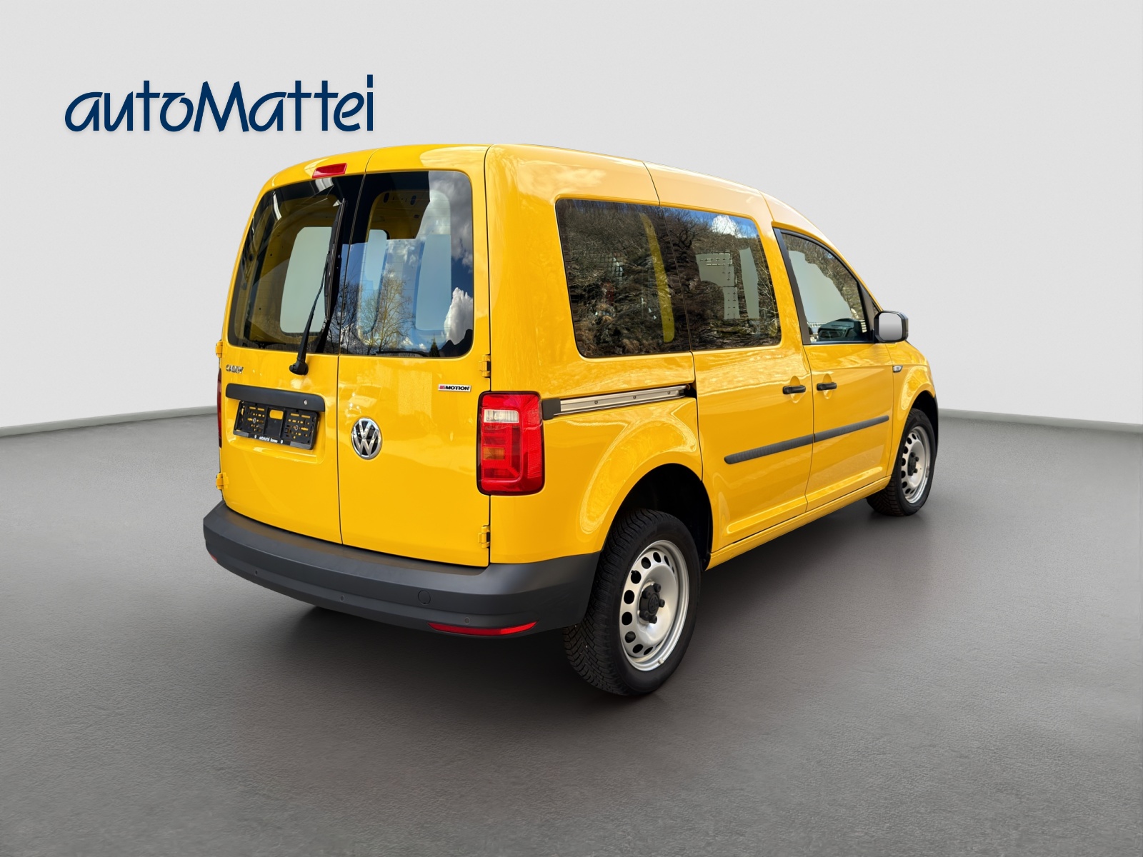 VW Caddy 1.0 TSI BlueMotion Technology-image-4