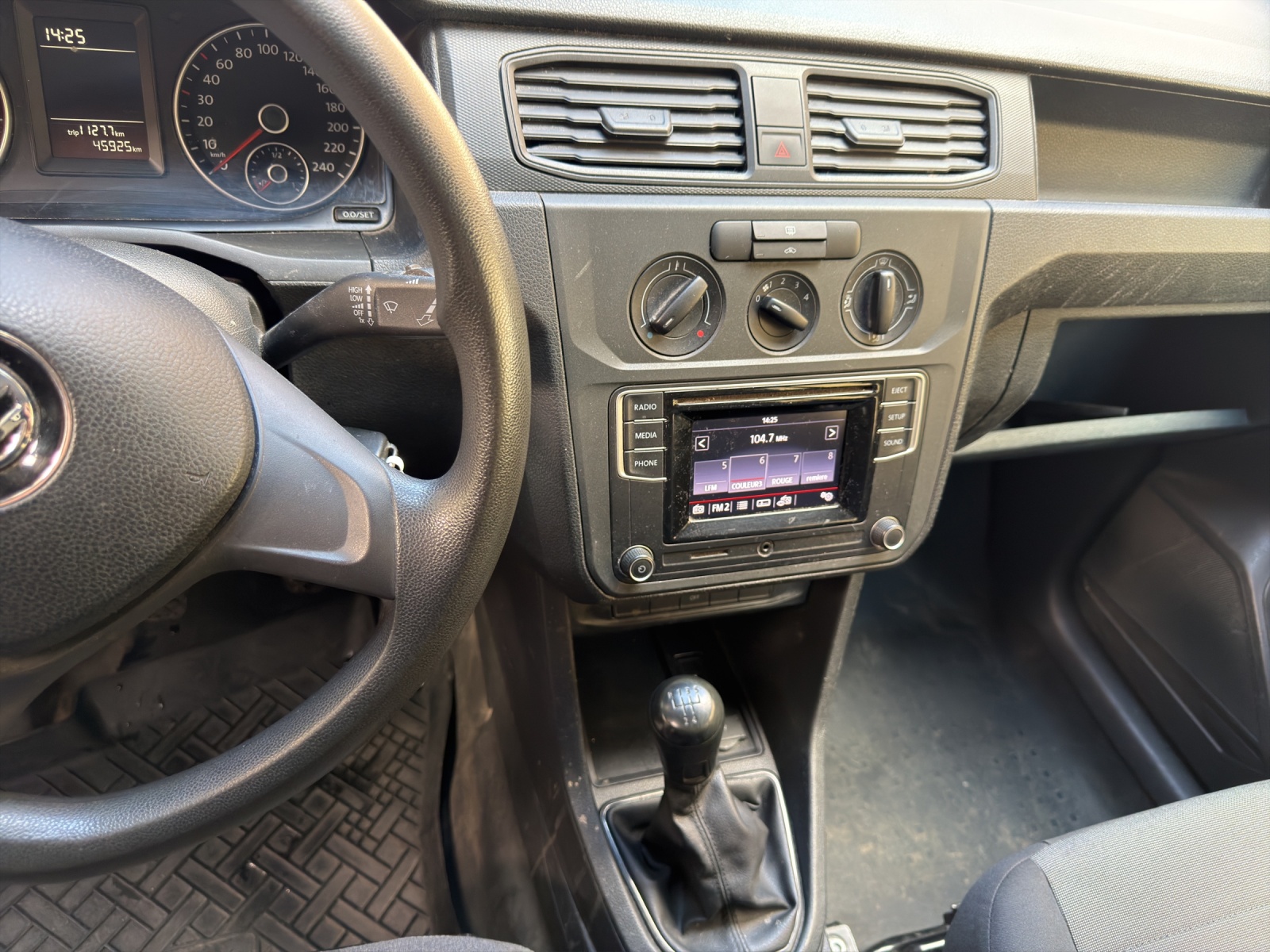 VW Caddy 1.0 TSI BlueMotion Technology-image-7