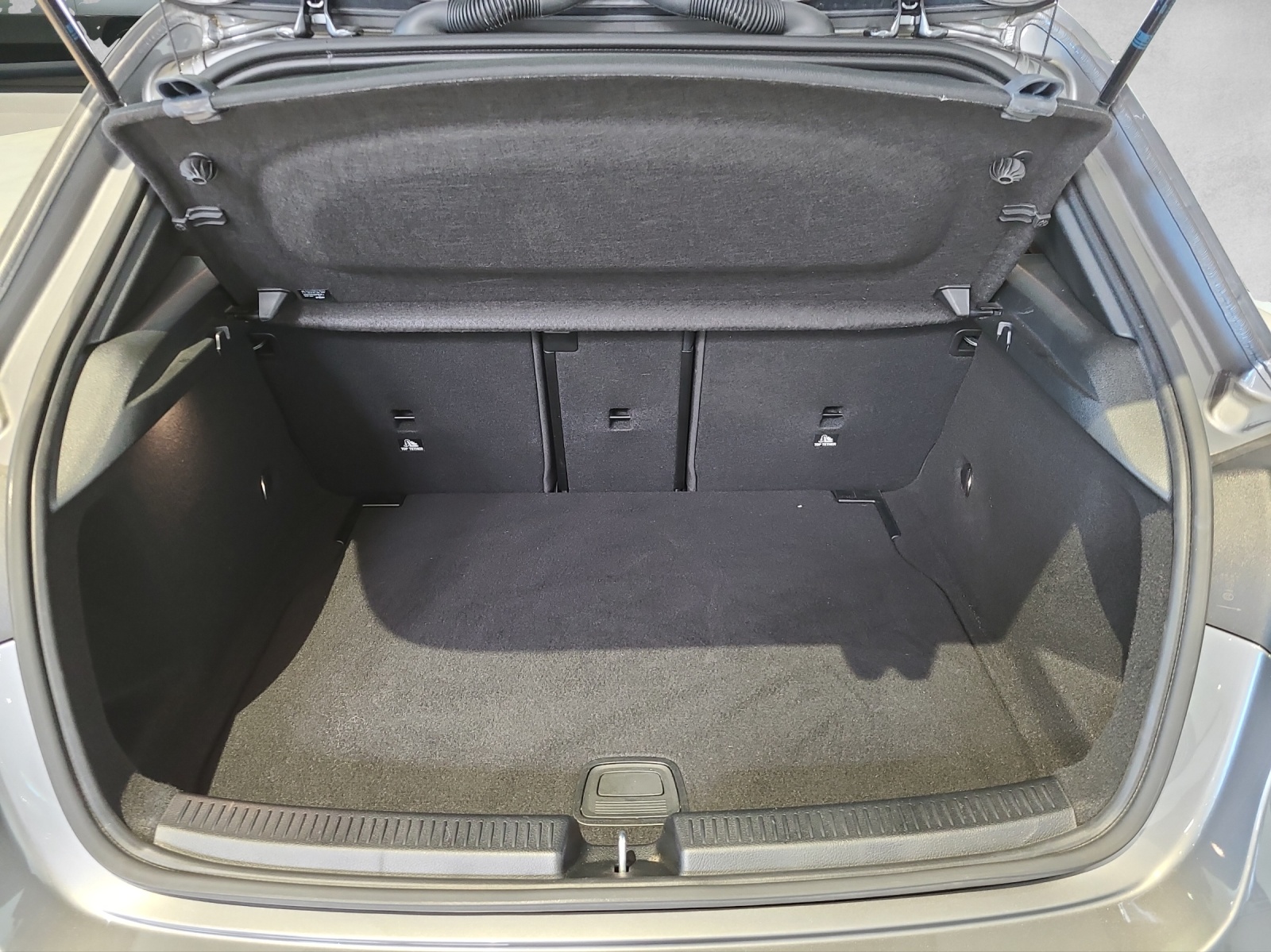 MERCEDES-BENZ A 250 4Matic AMG Line 4Matic 7G-DCT-image-13