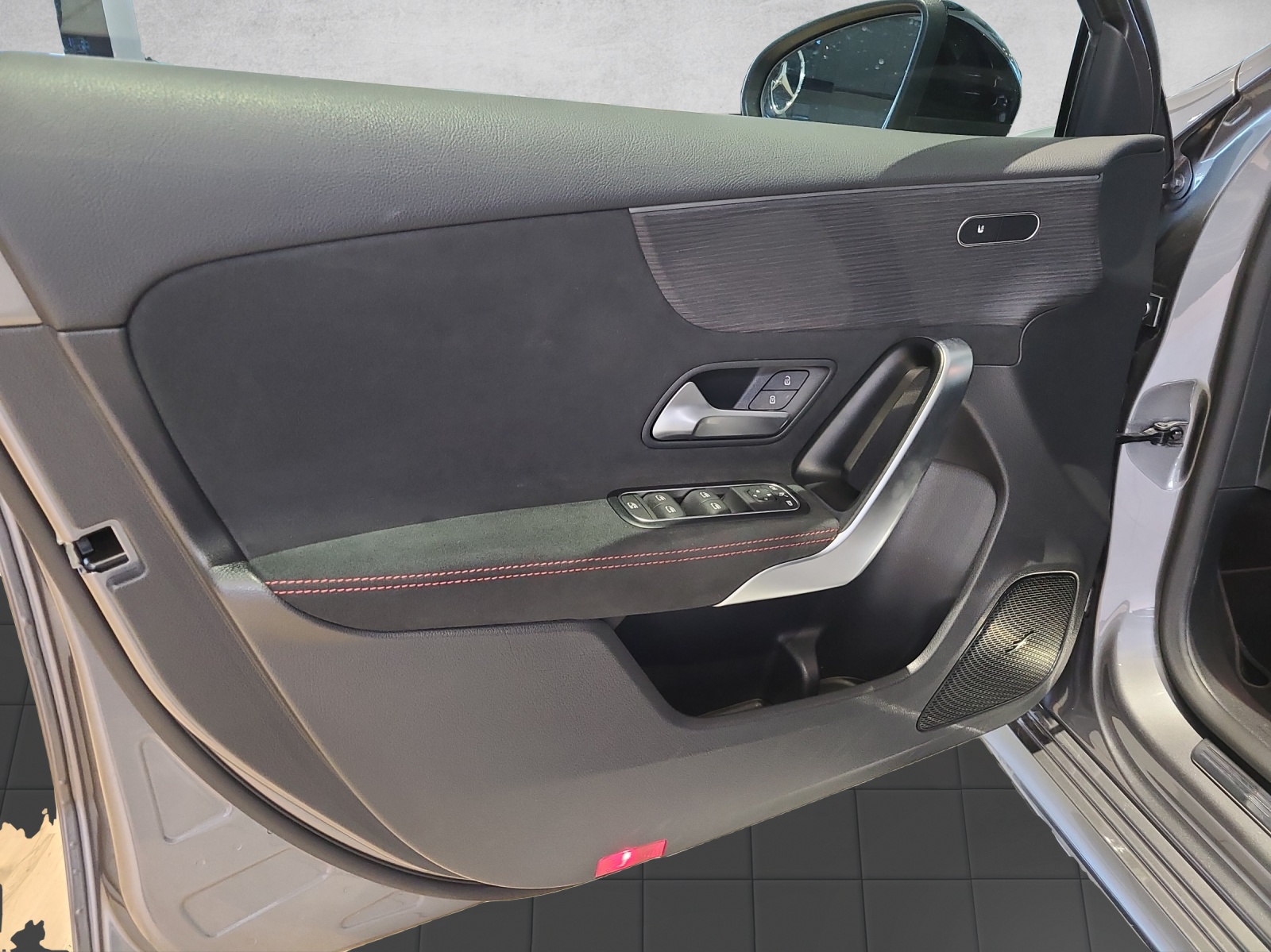 MERCEDES-BENZ A 250 4Matic AMG Line 4Matic 7G-DCT-image-8