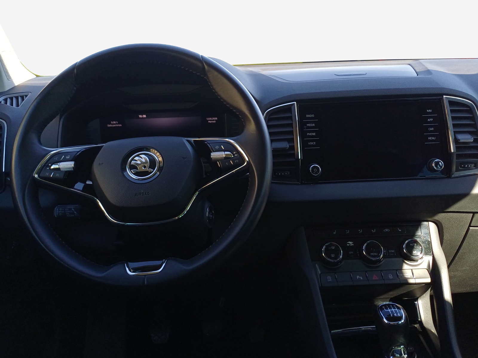 SKODA Karoq 1.0 TSI Ambition-image-8