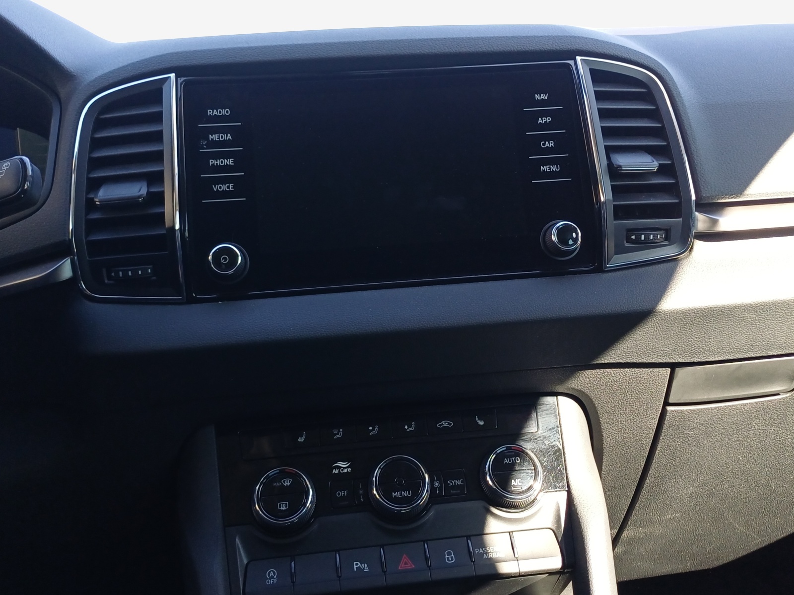 SKODA Karoq 1.0 TSI Ambition-image-10