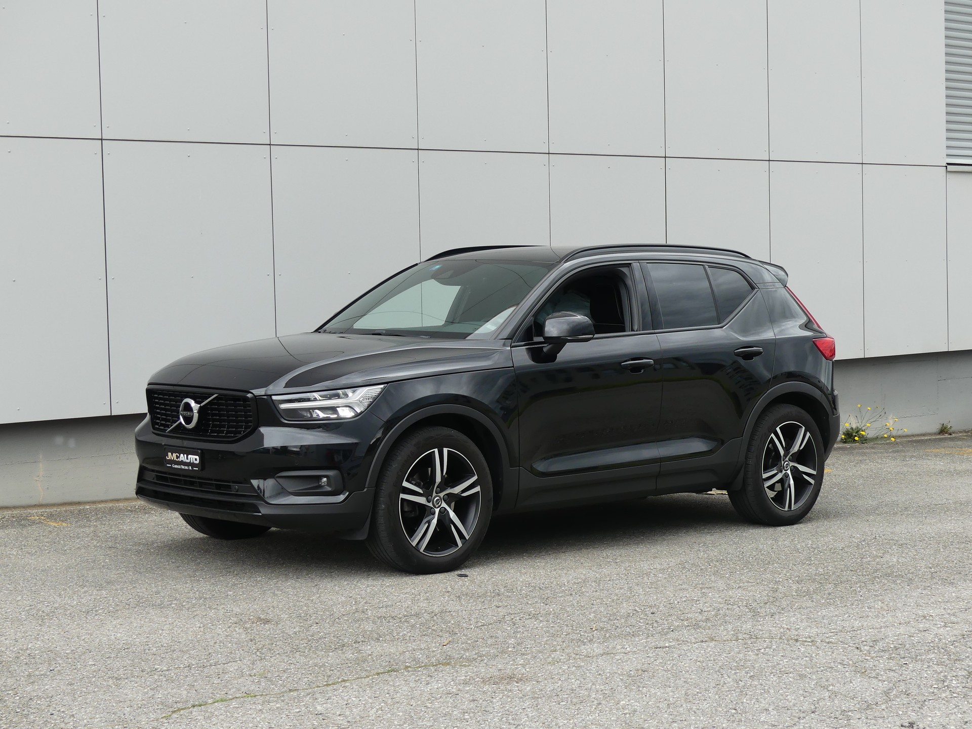 VOLVO XC40 D4 AWD R-Design-image-5