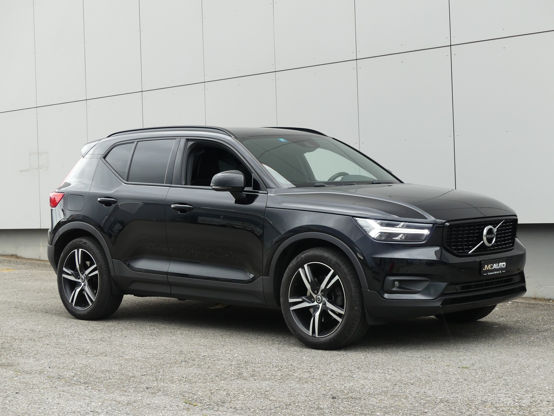 VOLVO XC40 D4 AWD R-Design-image-4