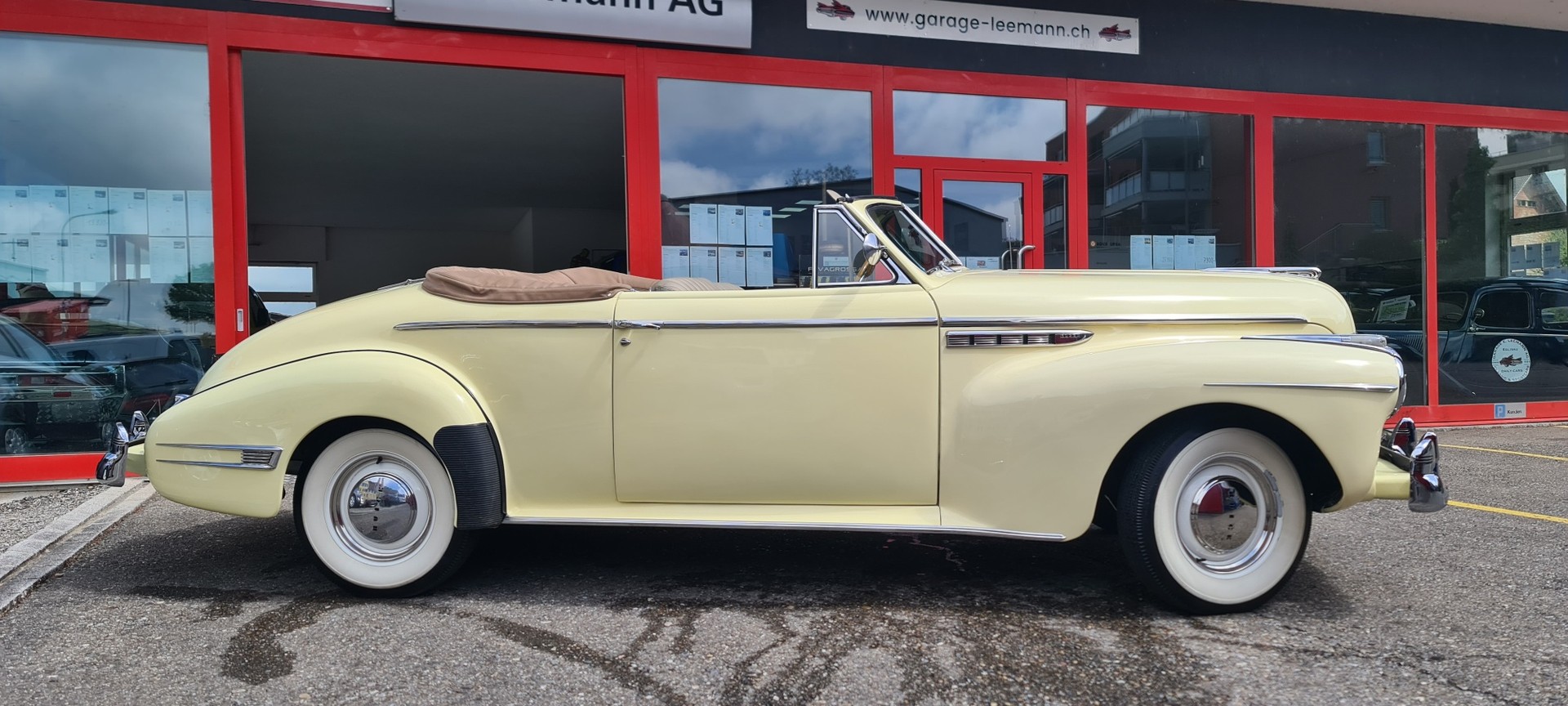 BUICK Convertible Roadmaster V8-showroom-element-1