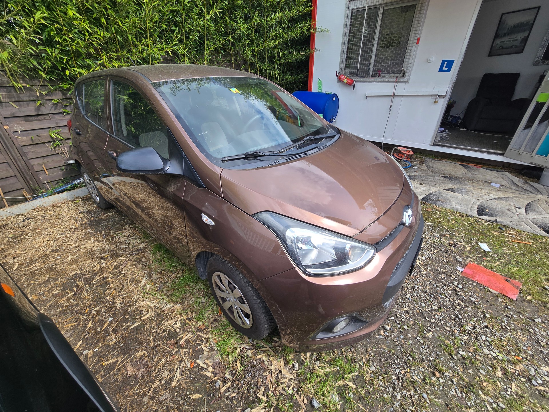 HYUNDAI i10
