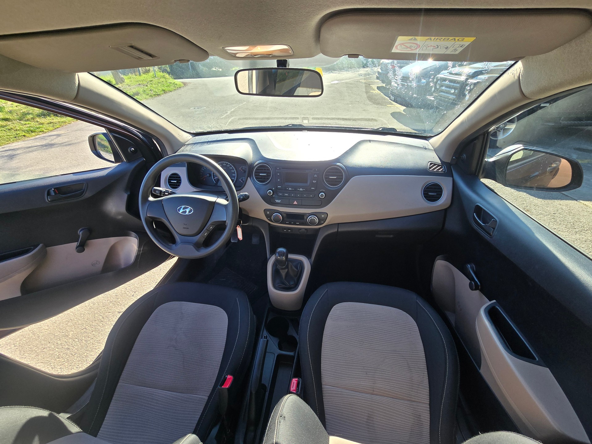HYUNDAI i10-image-2