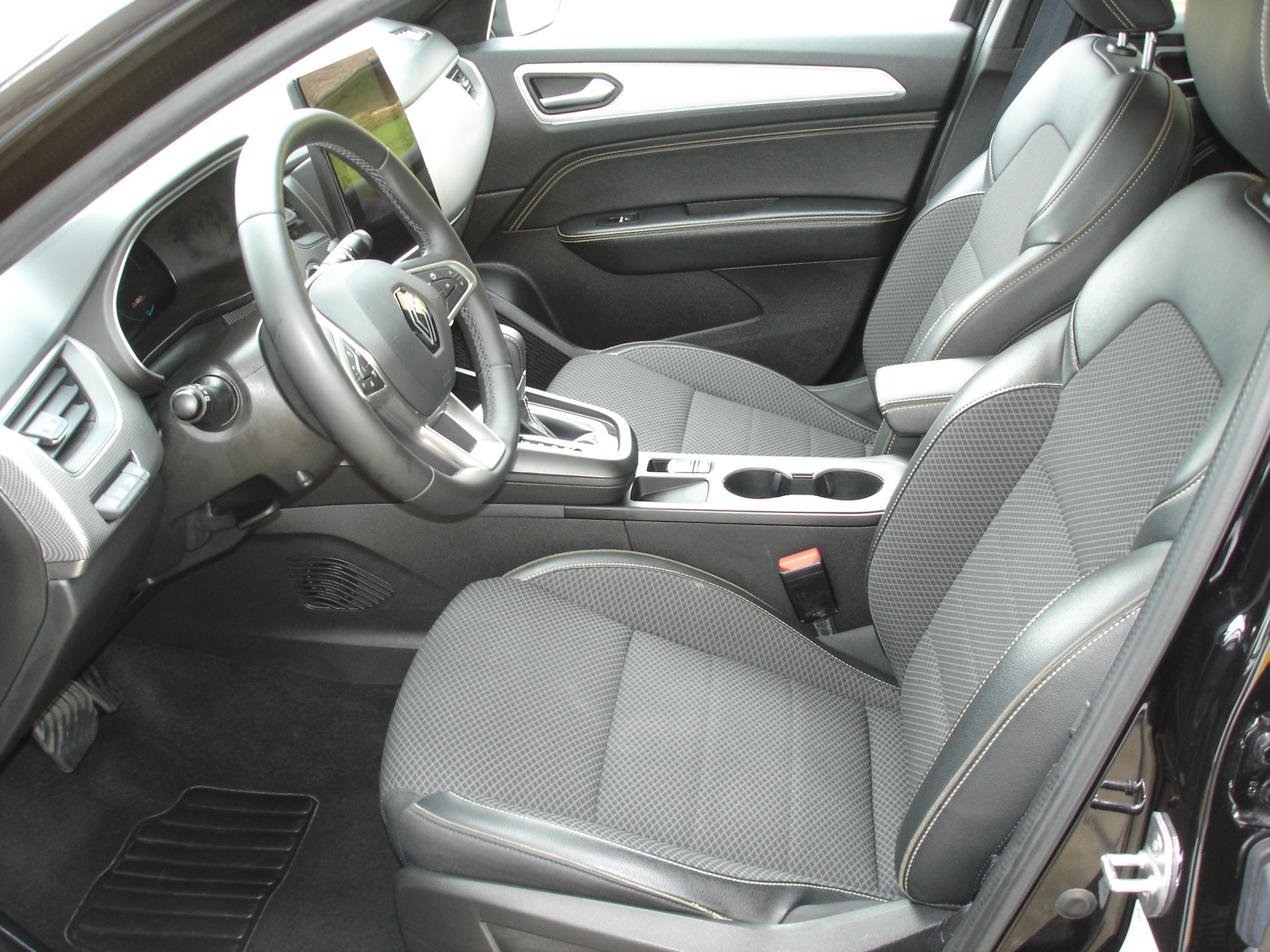 RENAULT Arkana 1.6 E-Techno-image-10