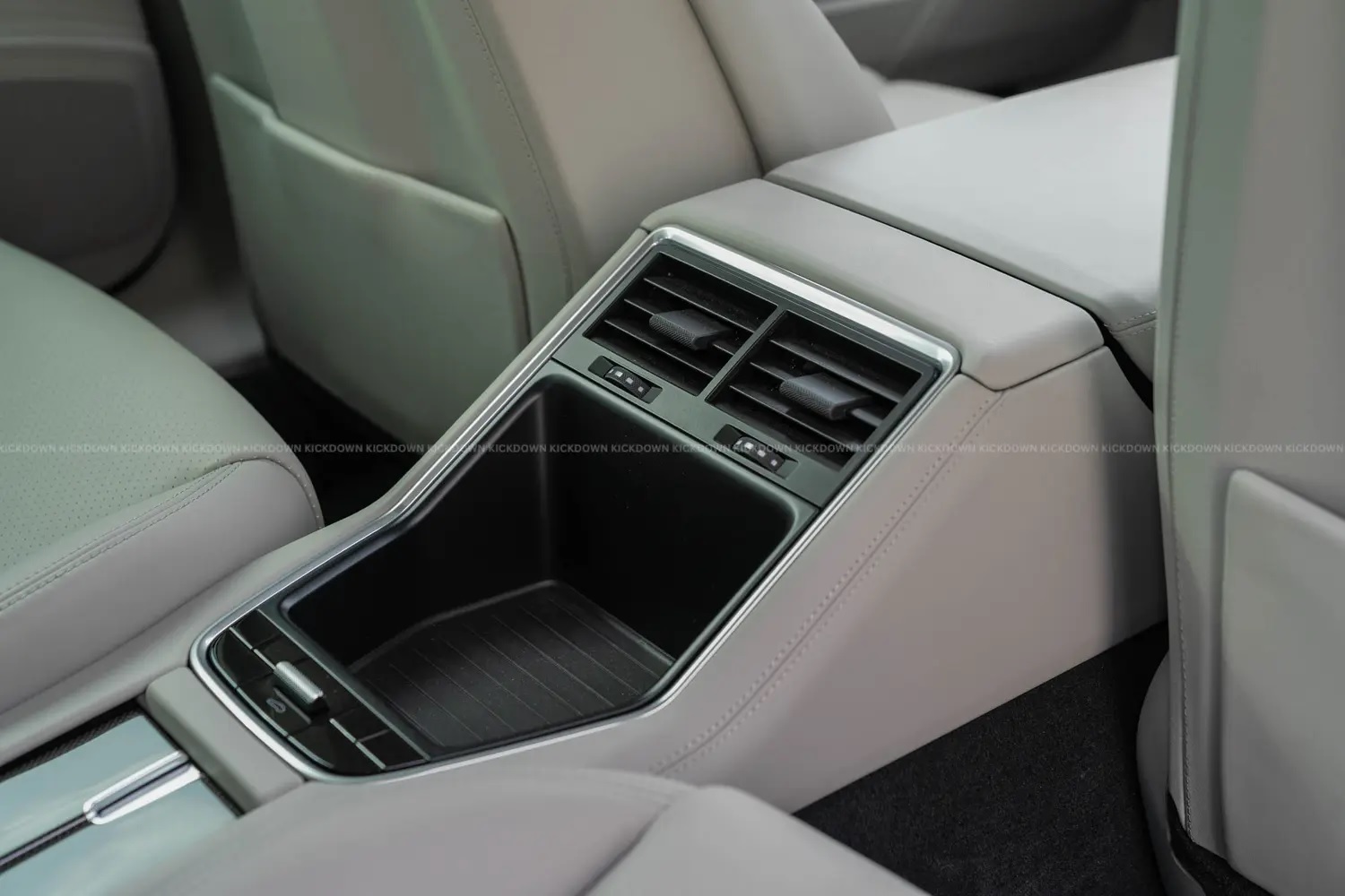 PORSCHE Panamera GTS PDK Carbon-image-8