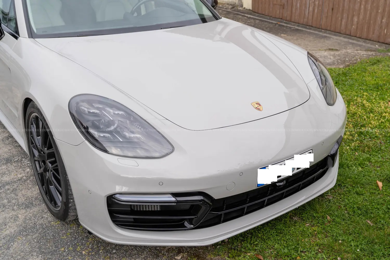 PORSCHE Panamera GTS PDK Carbon-showroom-element-2