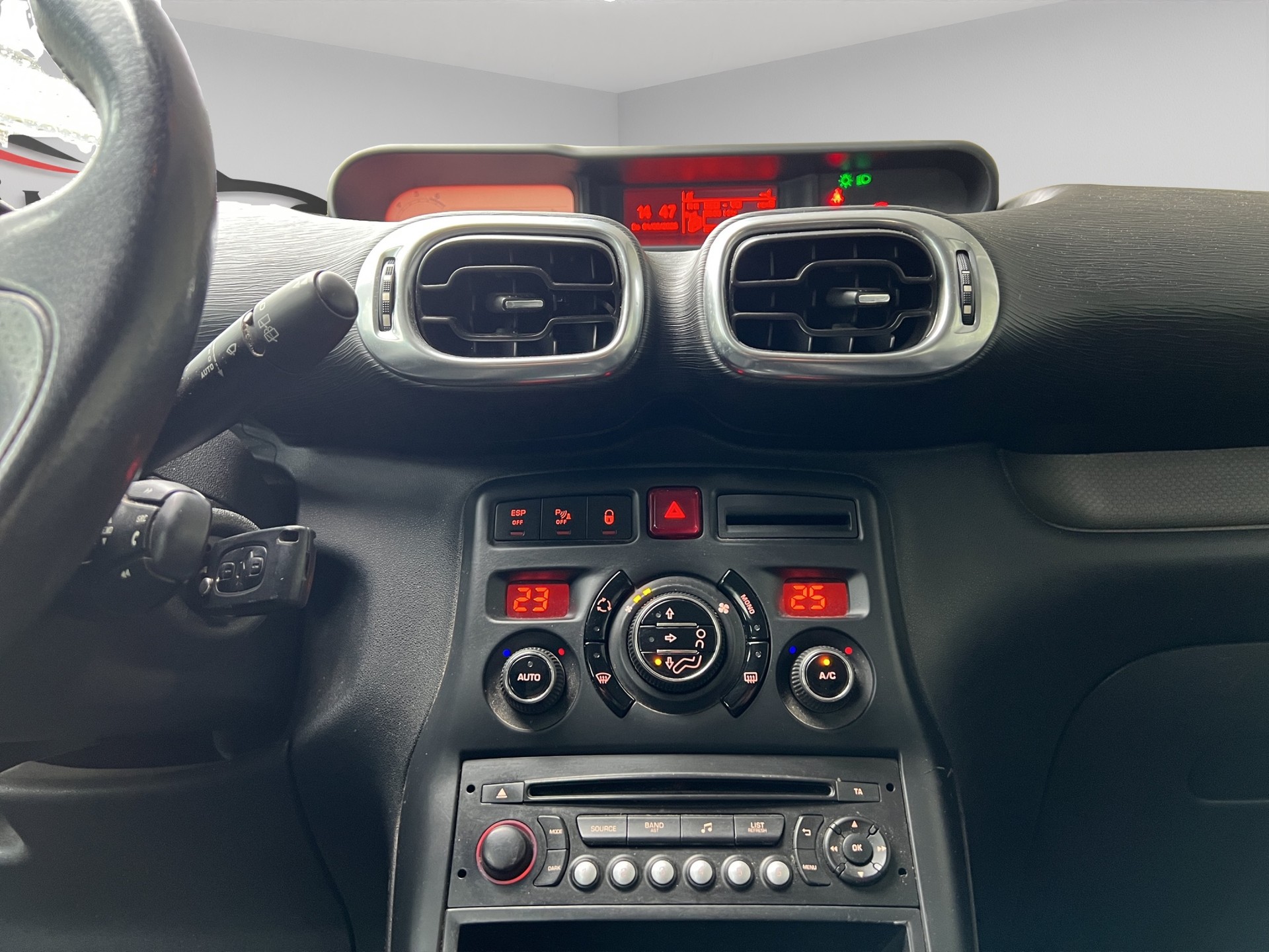 CITROEN C3 Picasso 1.6i 16V Séduction-image-9
