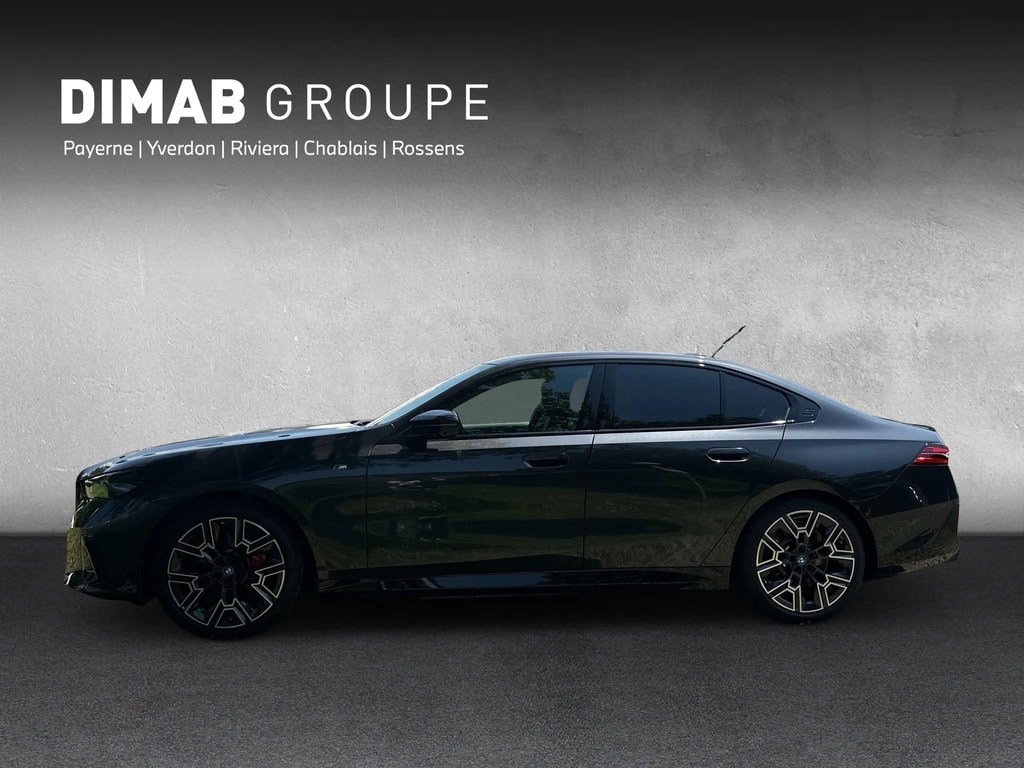 BMW i5 M60 xDrive M Sport Pro **Action de leasing à 0.9%** À vendre-showroom-element-1
