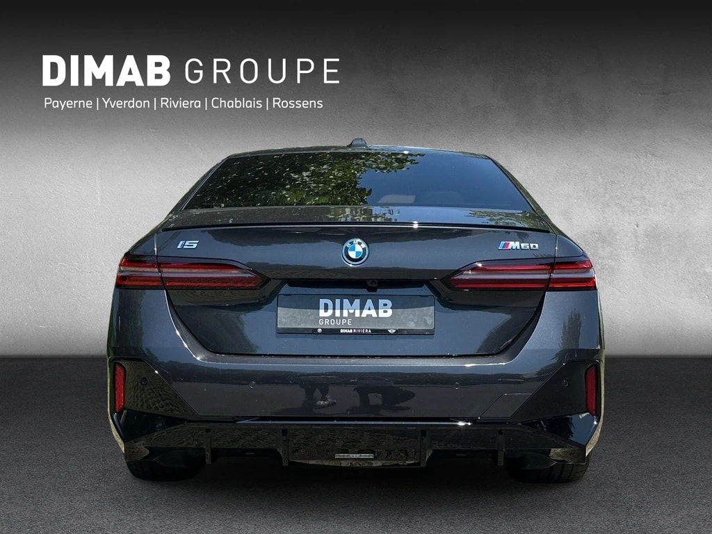 BMW i5 M60 xDrive M Sport Pro **Action de leasing à 0.9%** À vendre-showroom-element-3