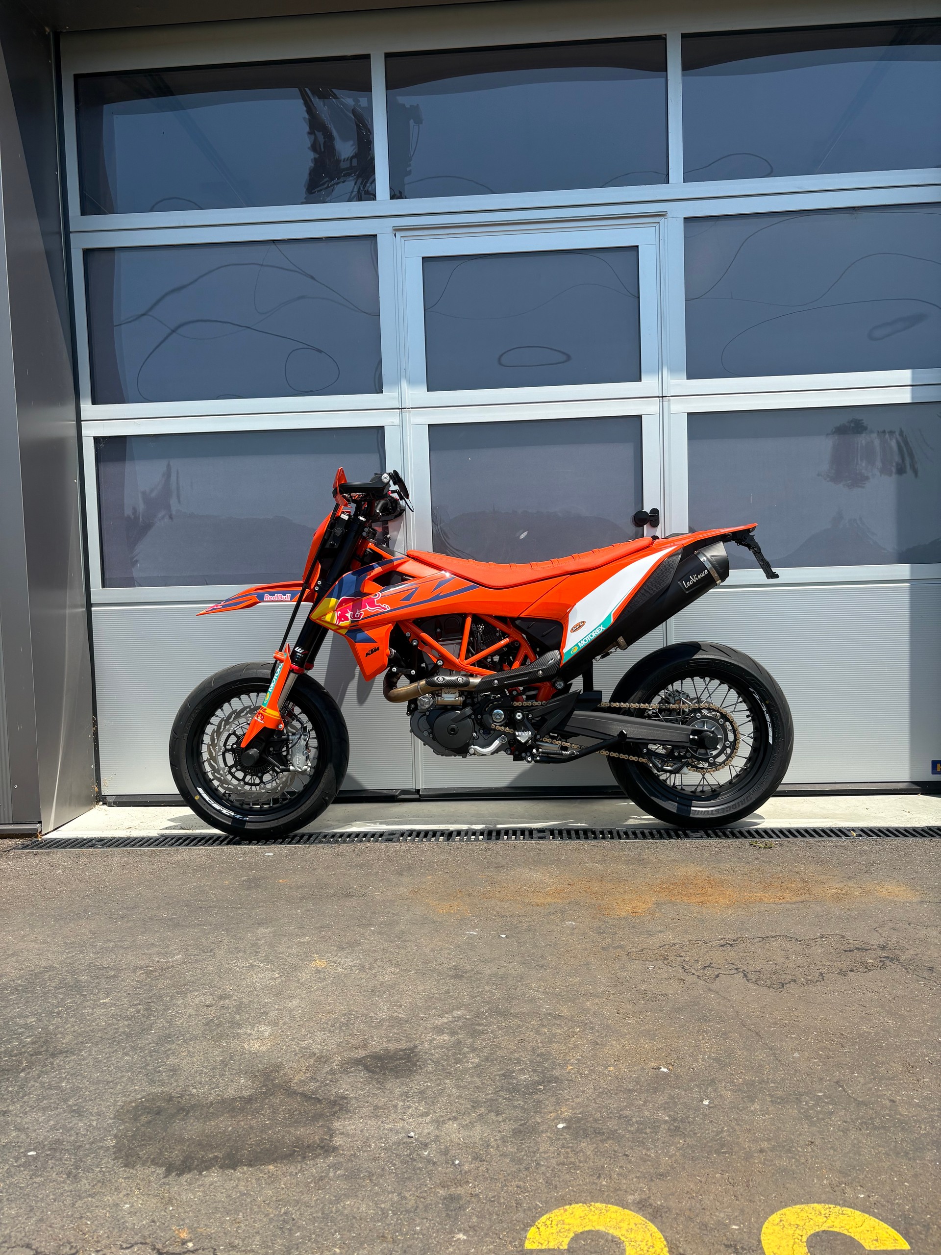 KTM 690 SMC R-image-0