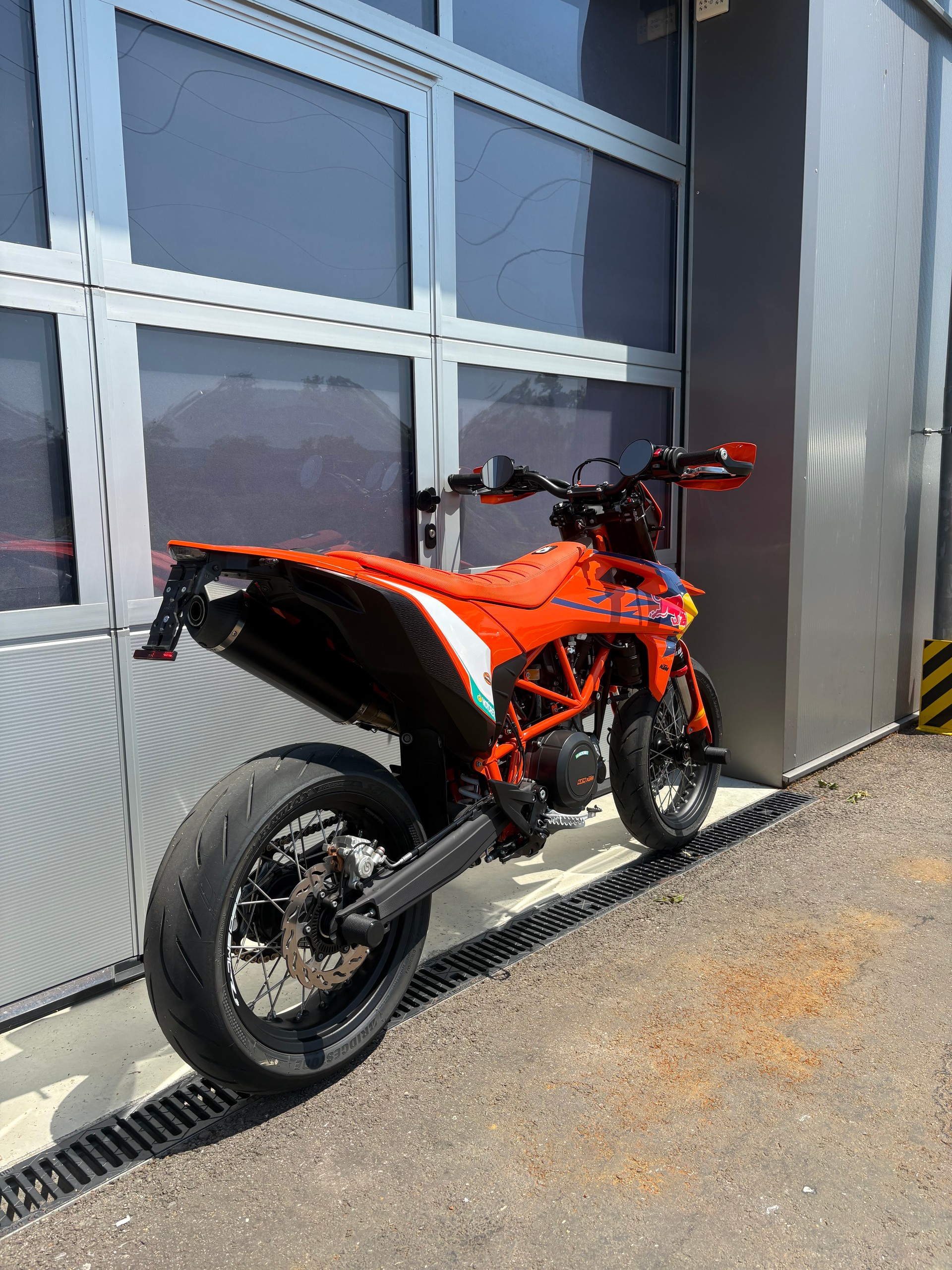 KTM 690 SMC R-image-4