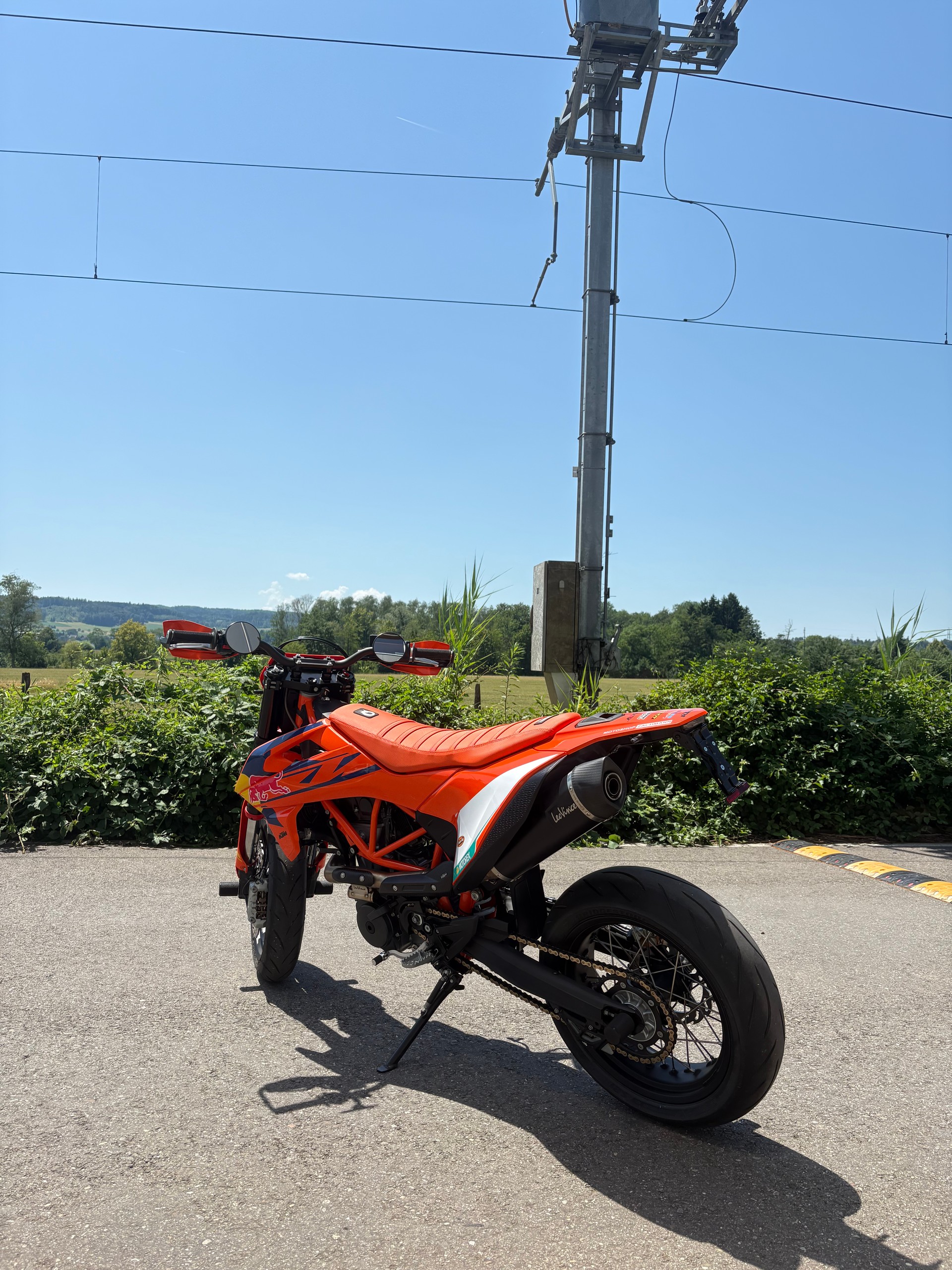 KTM 690 SMC R-image-9