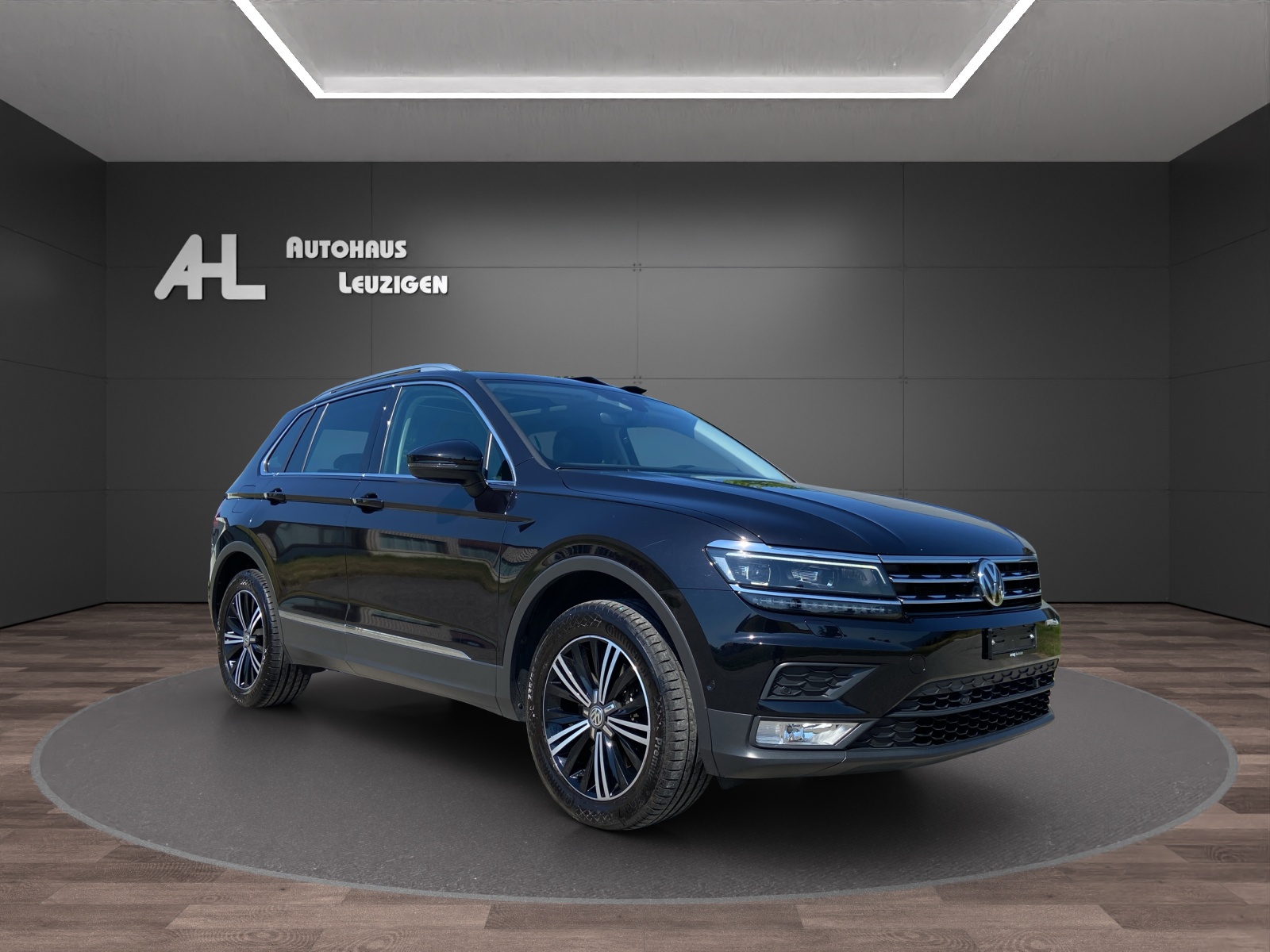 VW Tiguan 2.0TSI Comfortline 4Motion DSG-image-6