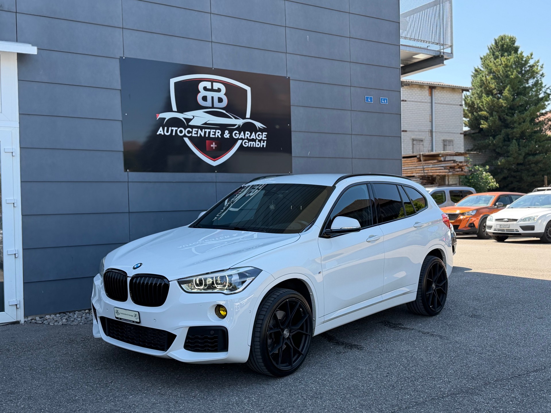 BMW X1 xDrive 25i M Sport Steptronic-showroom-element-1