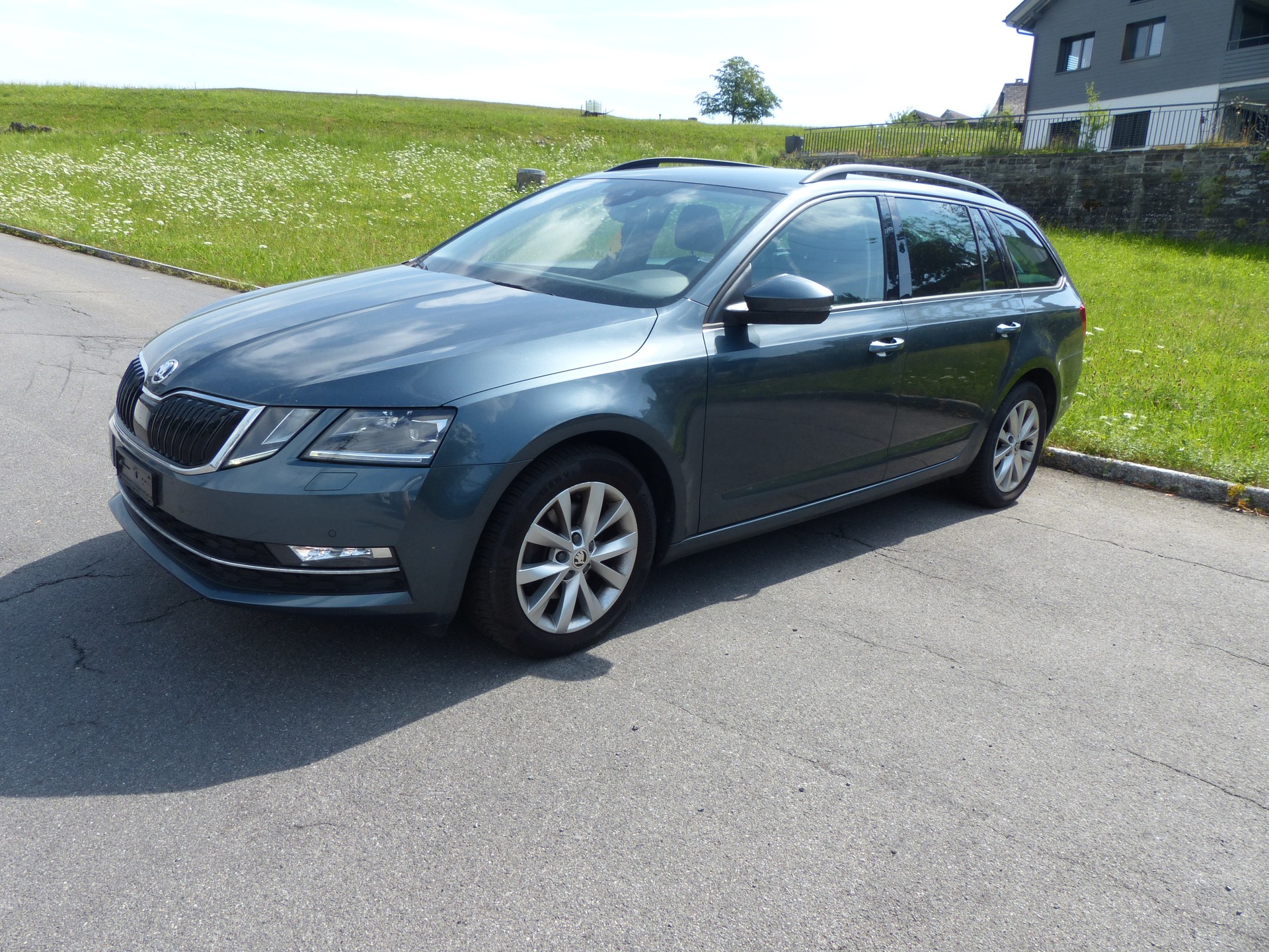 SKODA Octavia Combi 2.0 TDI Style DSG-showroom-element-1