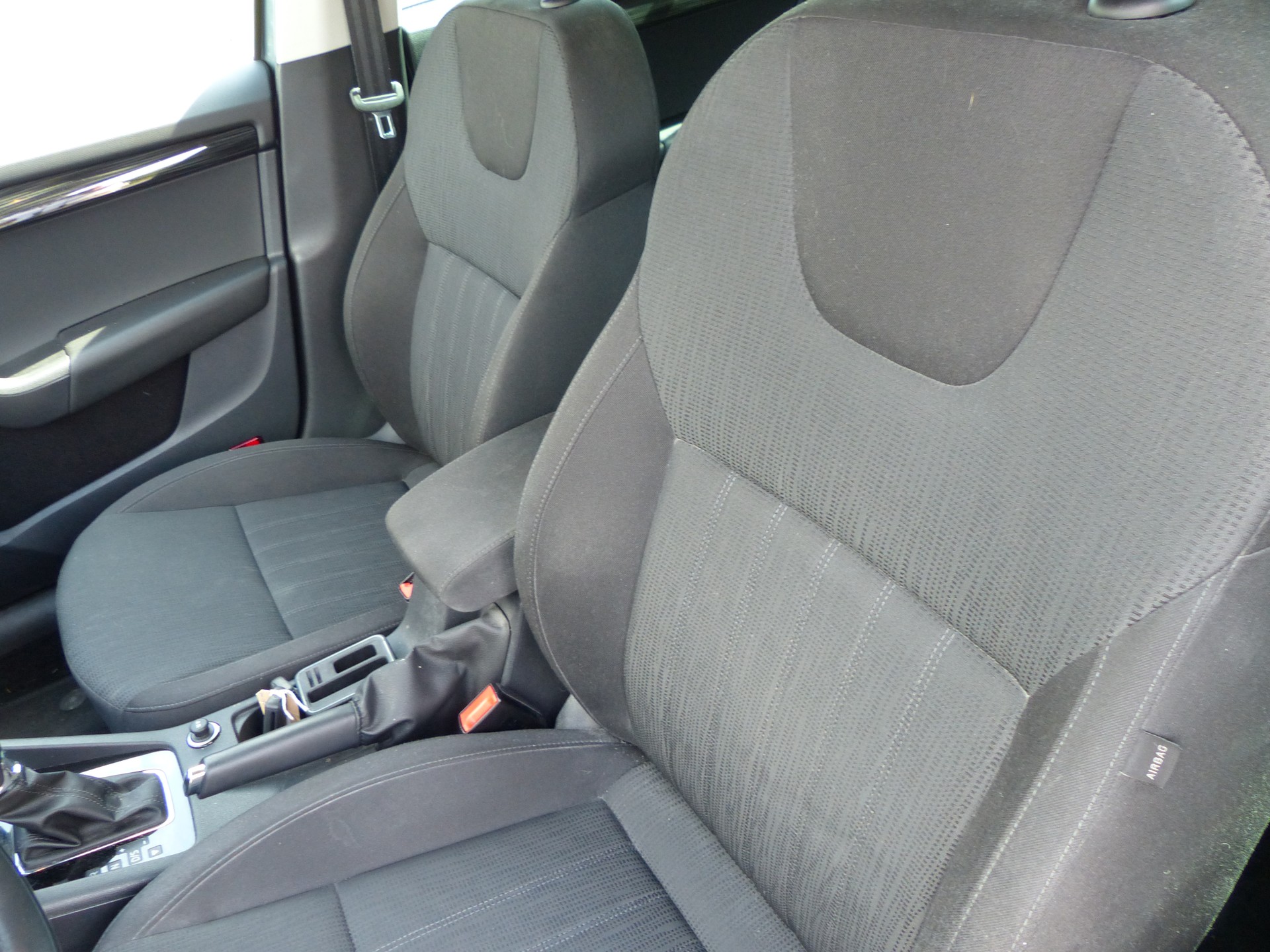 SKODA Octavia Combi 2.0 TDI Style DSG-image-18