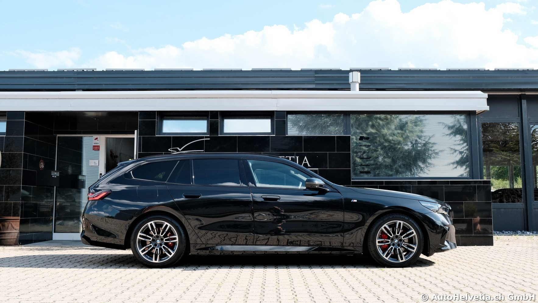 BMW 540d xDrive 48V Touring M Sport Pro Steptronic-showroom-element-3