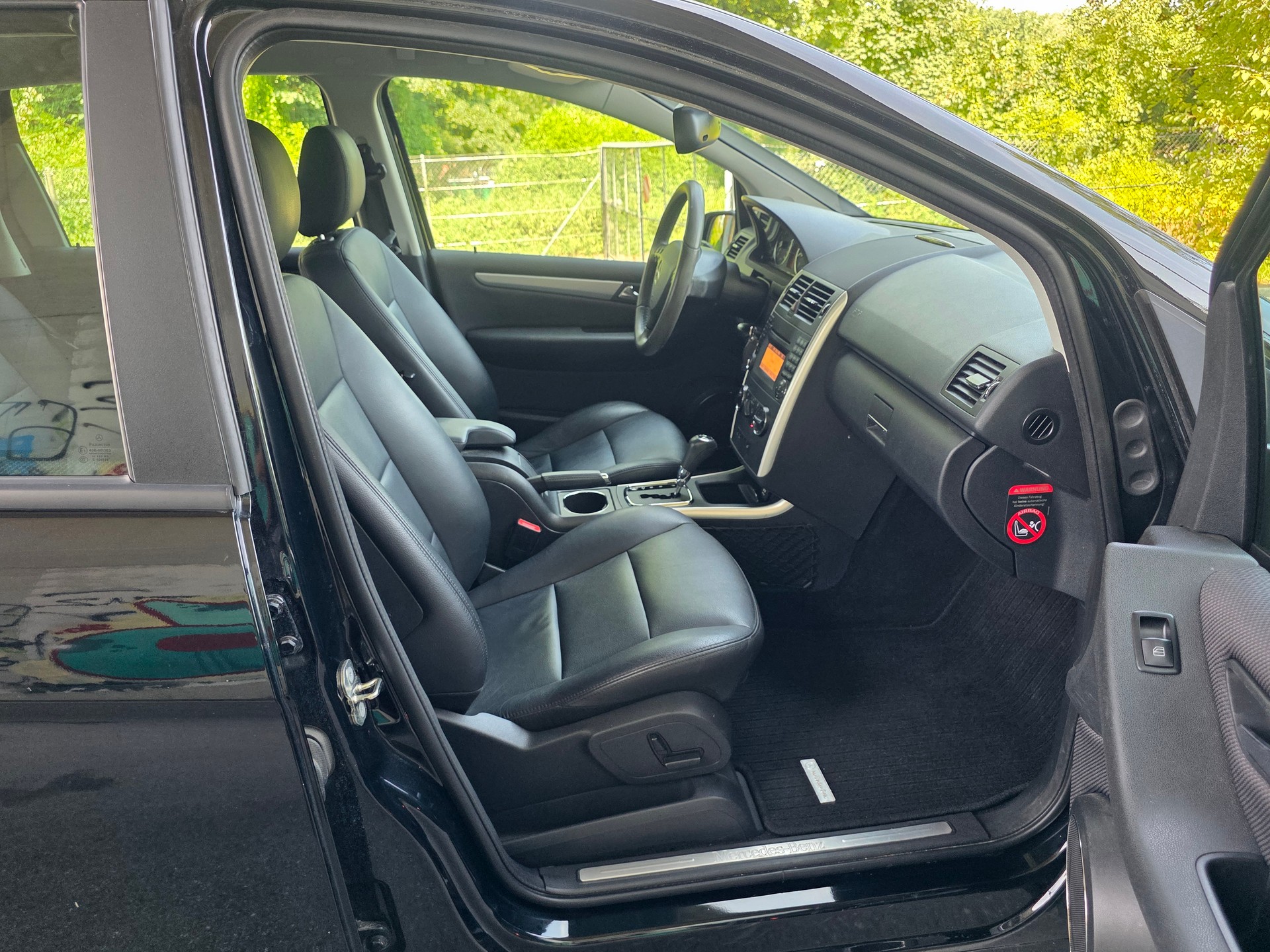 MERCEDES-BENZ A 180 Avantgarde Selection Autotronic / Neu ab Mfk-image-10