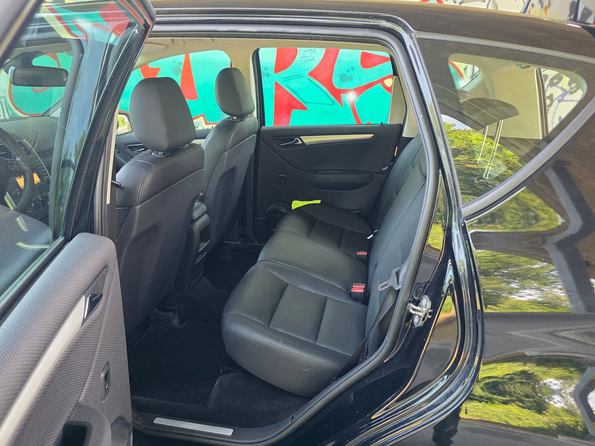 MERCEDES-BENZ A 180 Avantgarde Selection Autotronic / Neu ab Mfk-image-11