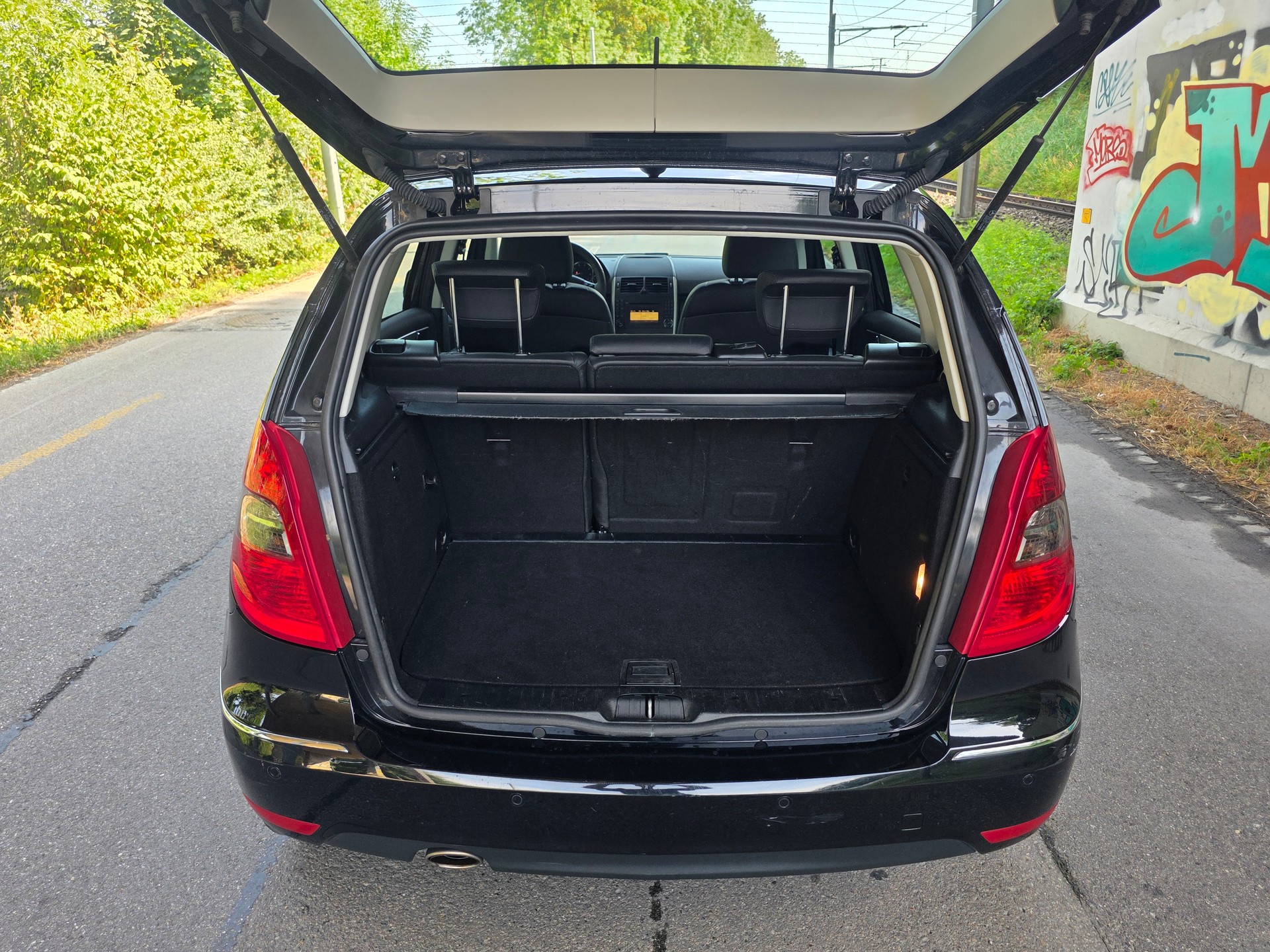 MERCEDES-BENZ A 180 Avantgarde Selection Autotronic / Neu ab Mfk-image-15