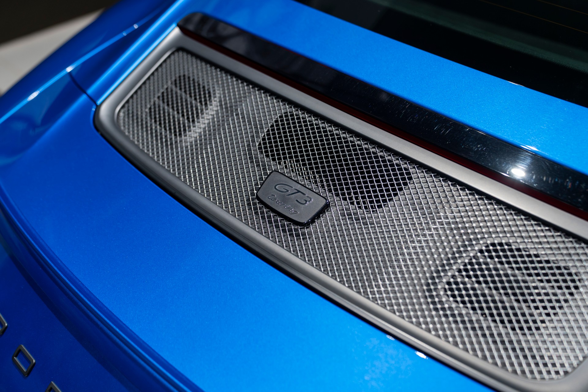 PORSCHE 911 GT3 Touring-image-7