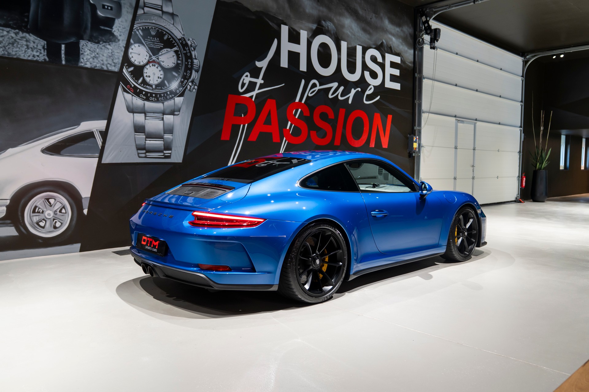 PORSCHE 911 GT3 Touring-showroom-element-3