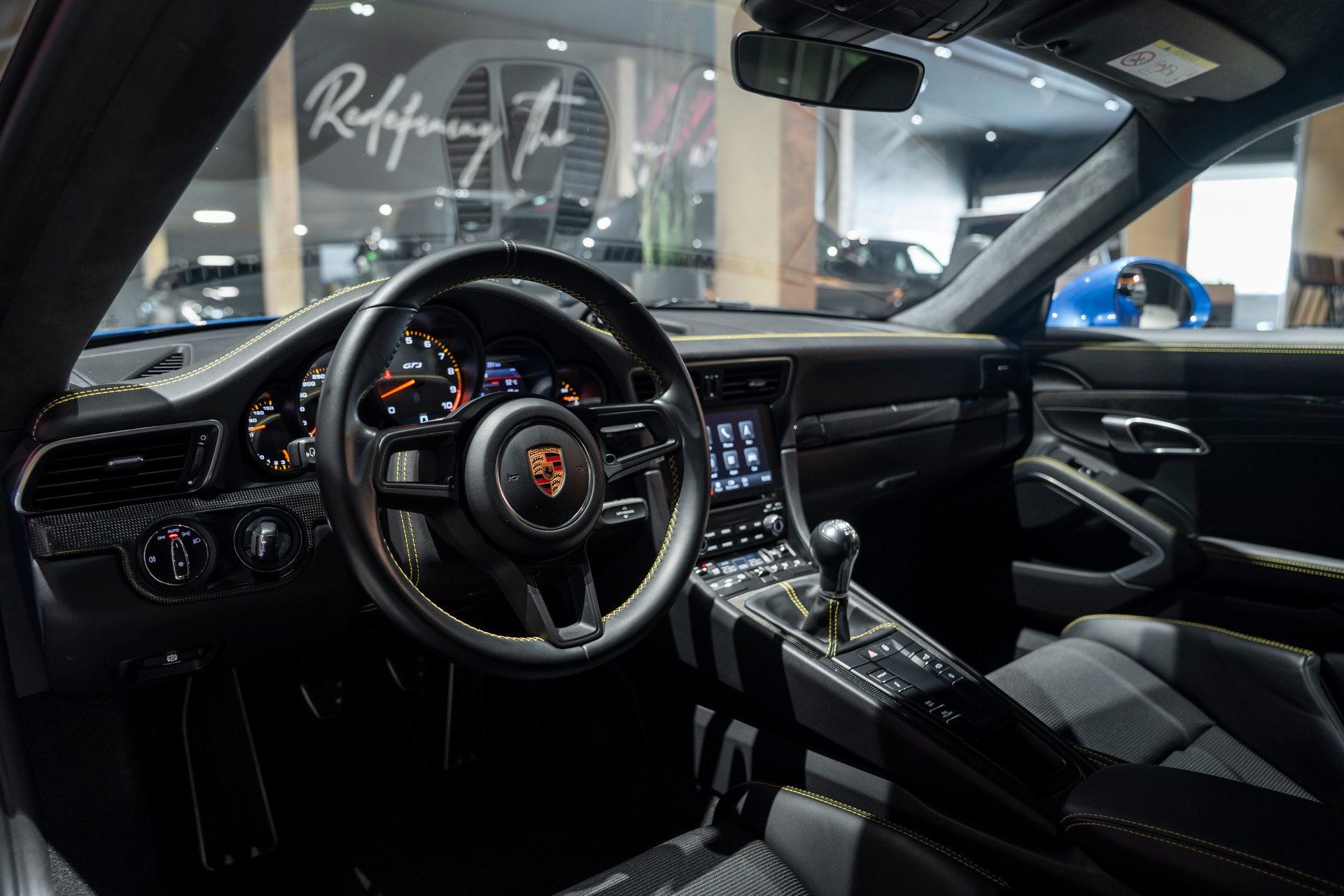 PORSCHE 911 GT3 Touring-image-8