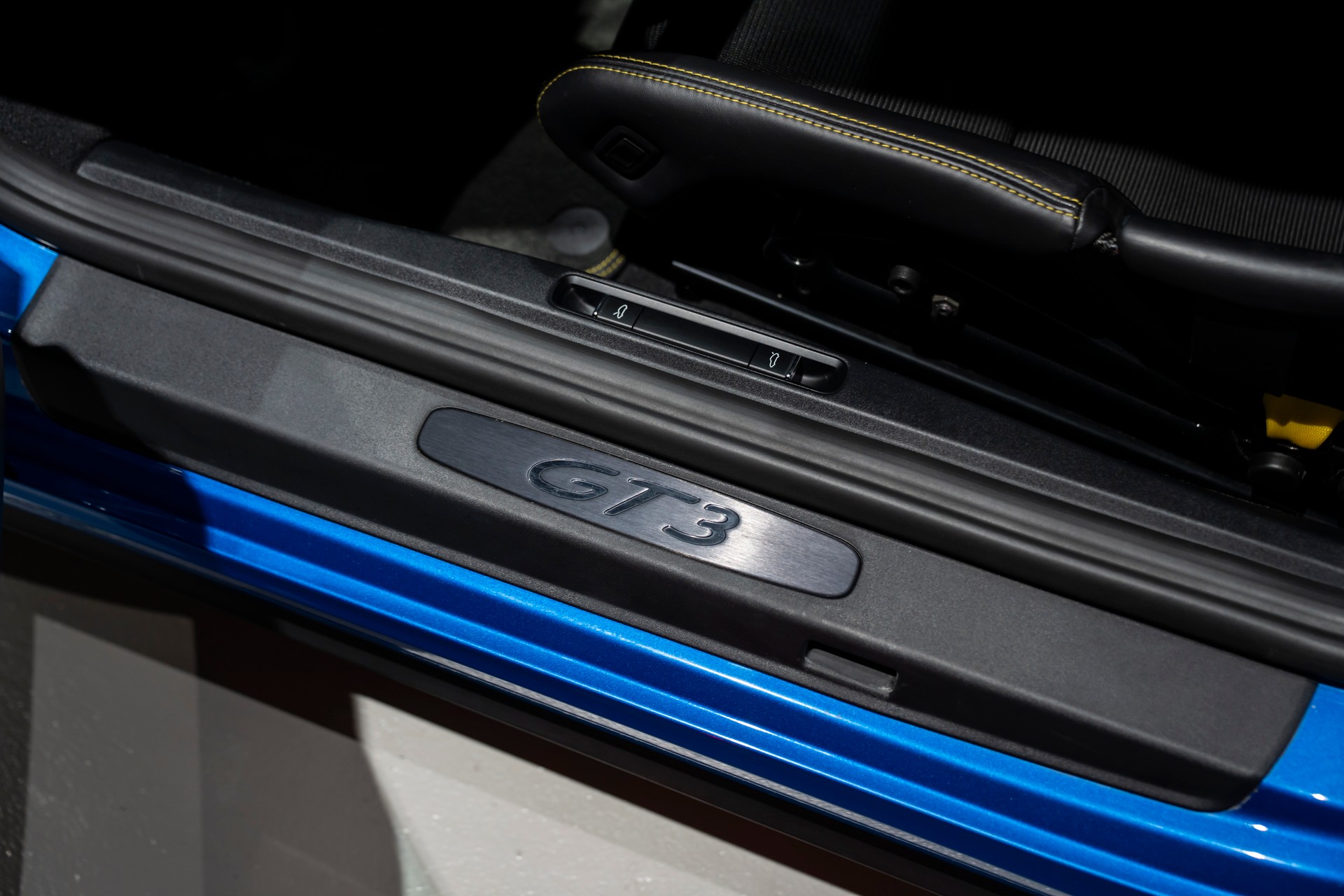 PORSCHE 911 GT3 Touring-image-15