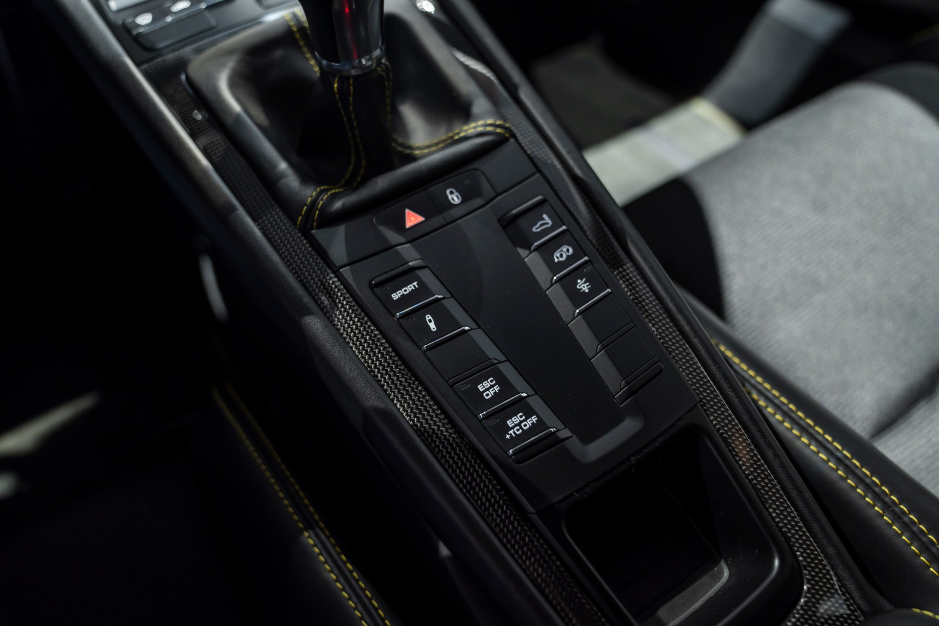 PORSCHE 911 GT3 Touring-image-11
