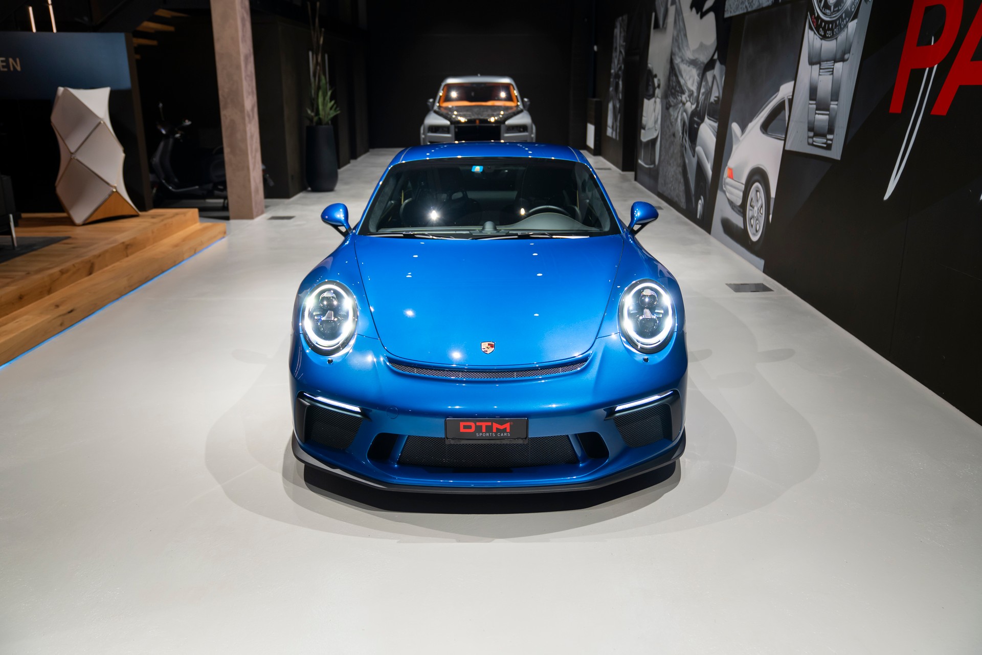 PORSCHE 911 GT3 Touring-image-6