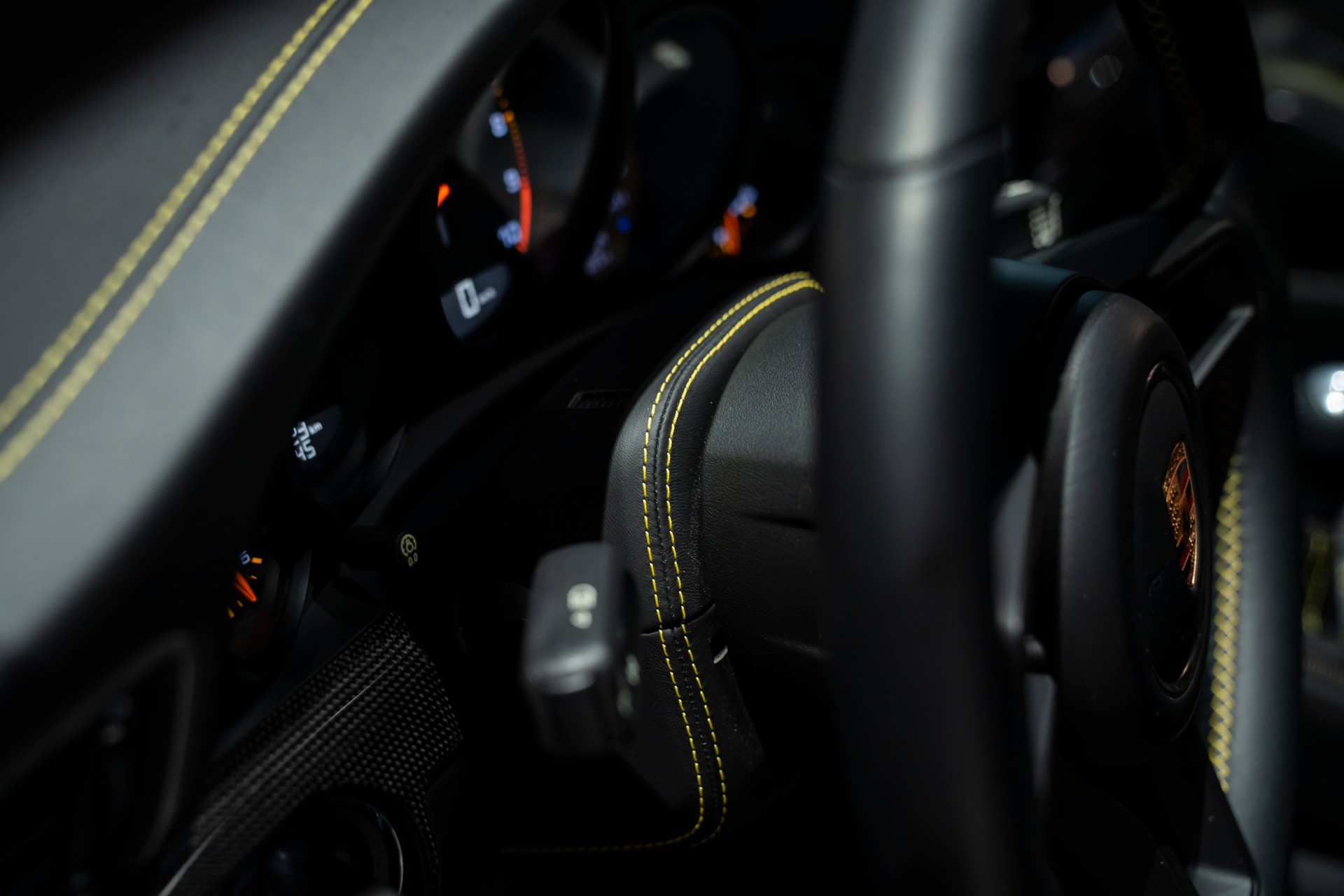 PORSCHE 911 GT3 Touring-image-13
