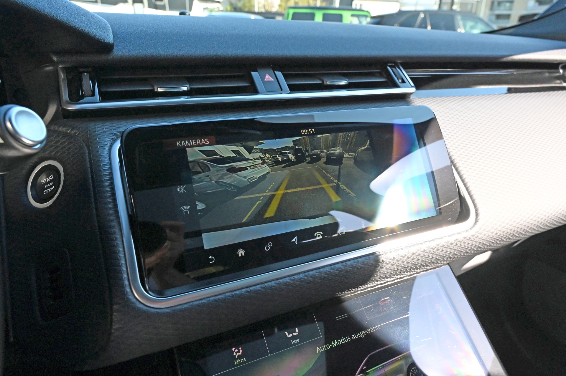 LAND ROVER Range Rover Velar R-Dynamic D 300 SE Automatic-image-13