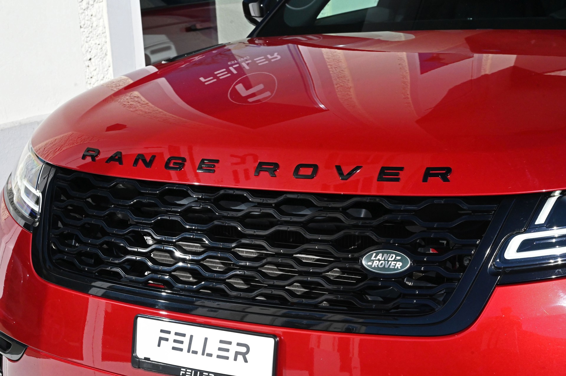 LAND ROVER Range Rover Velar R-Dynamic D 300 SE Automatic-image-4