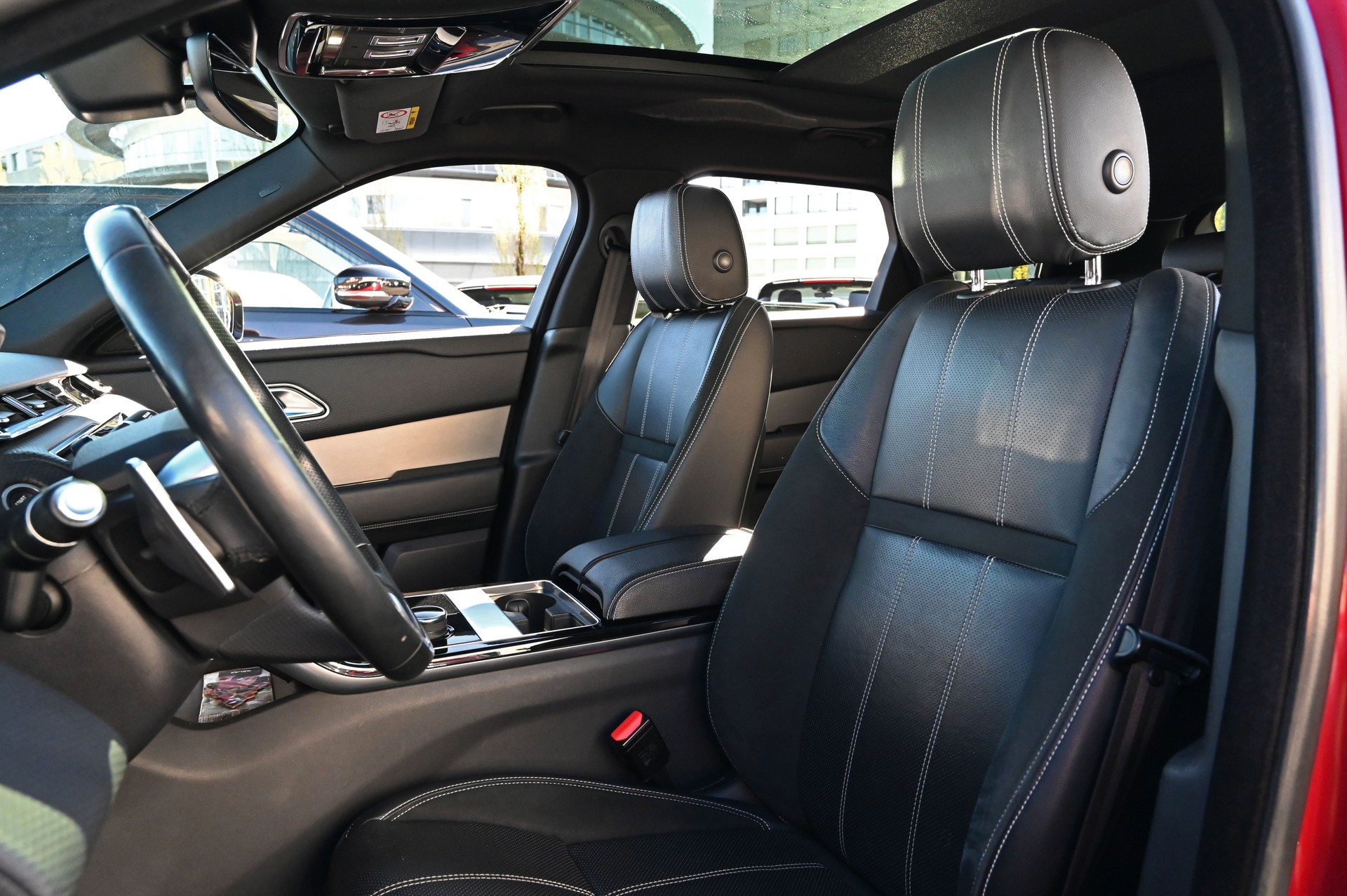 LAND ROVER Range Rover Velar R-Dynamic D 300 SE Automatic-image-12