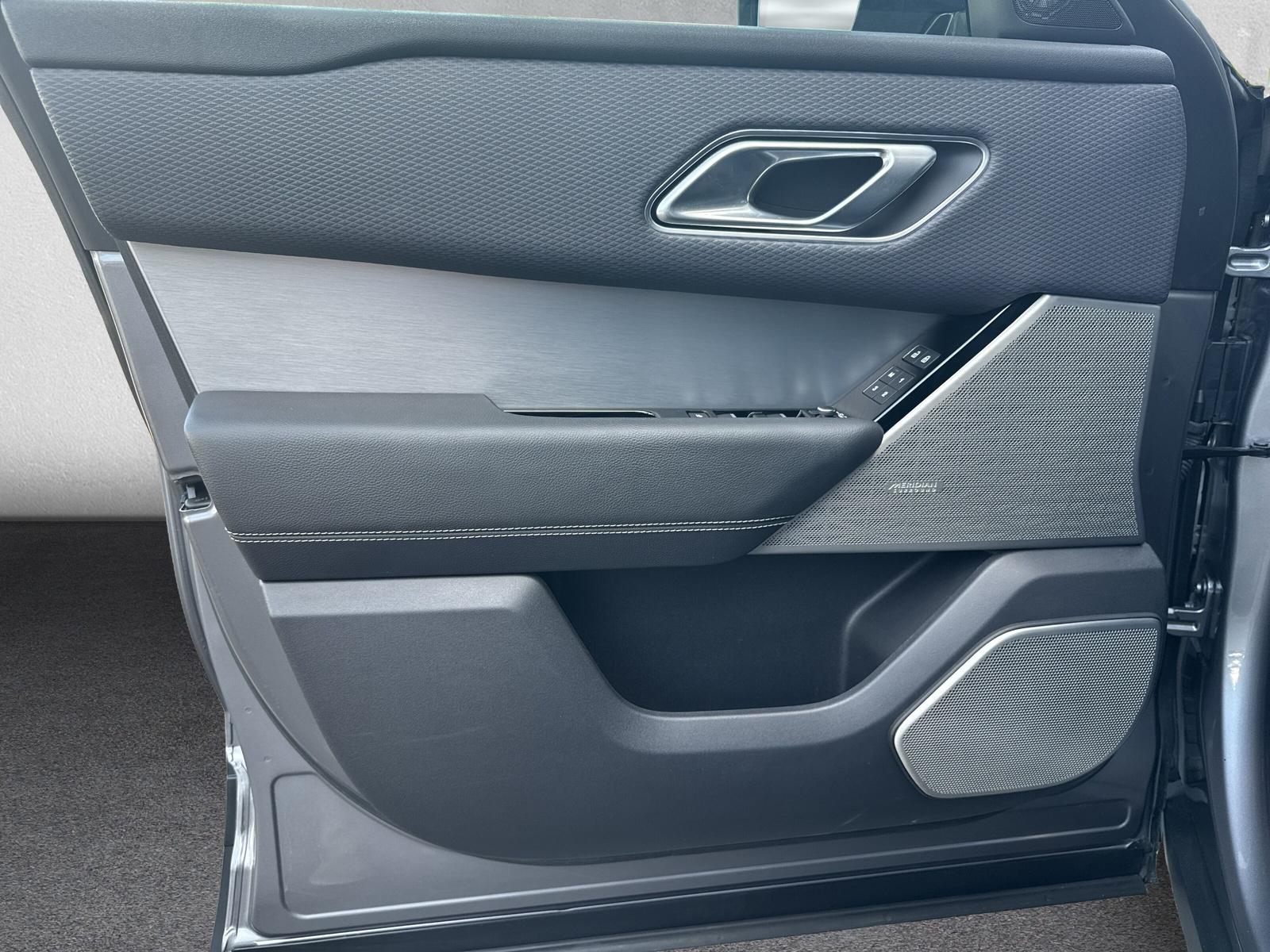 LAND ROVER Range Rover Velar 3.0 D 300 I6 MHEV S Automatic (CH)-image-16