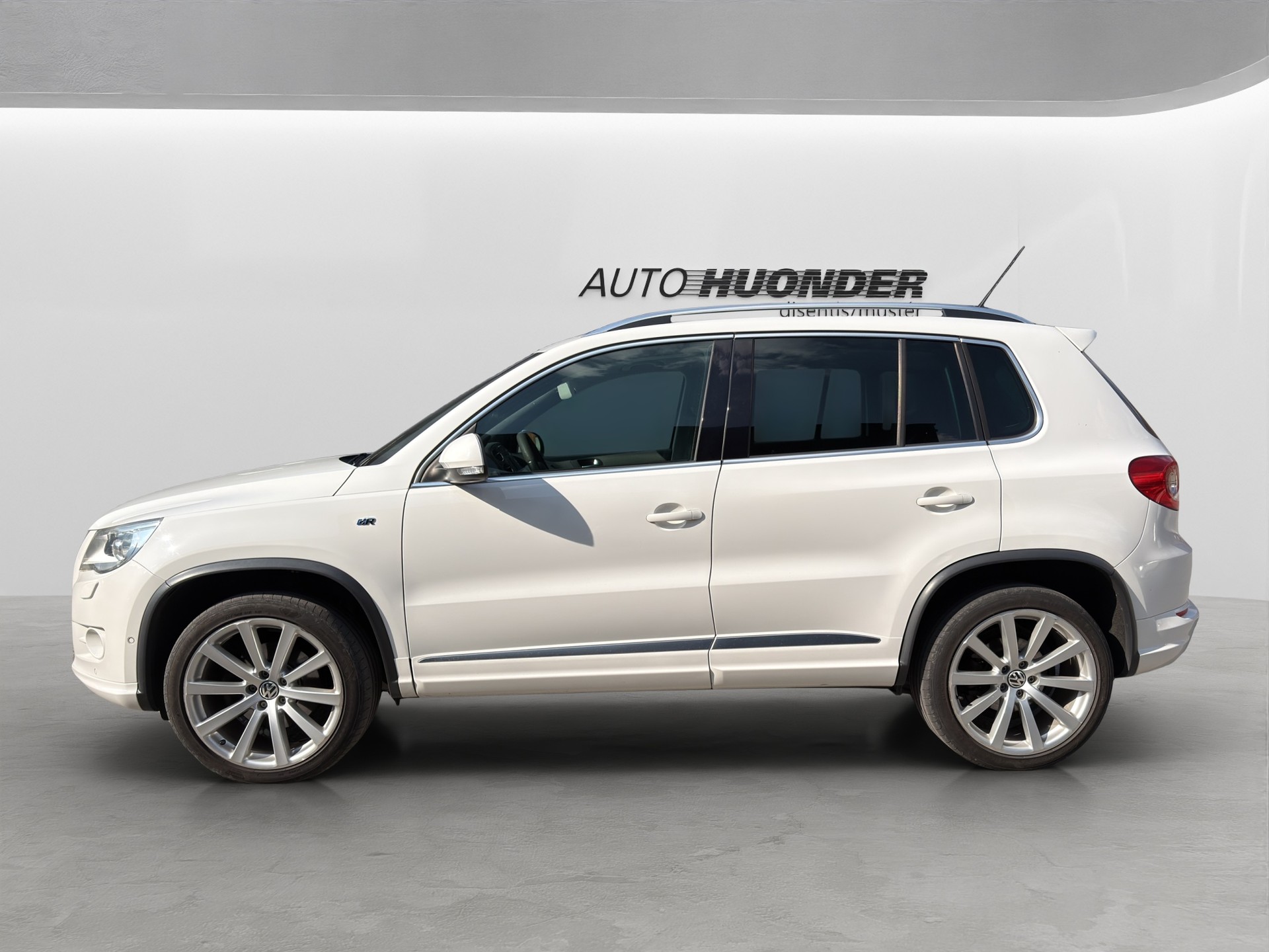 VW Tiguan 2.0 TDI Sport&Style-showroom-element-2