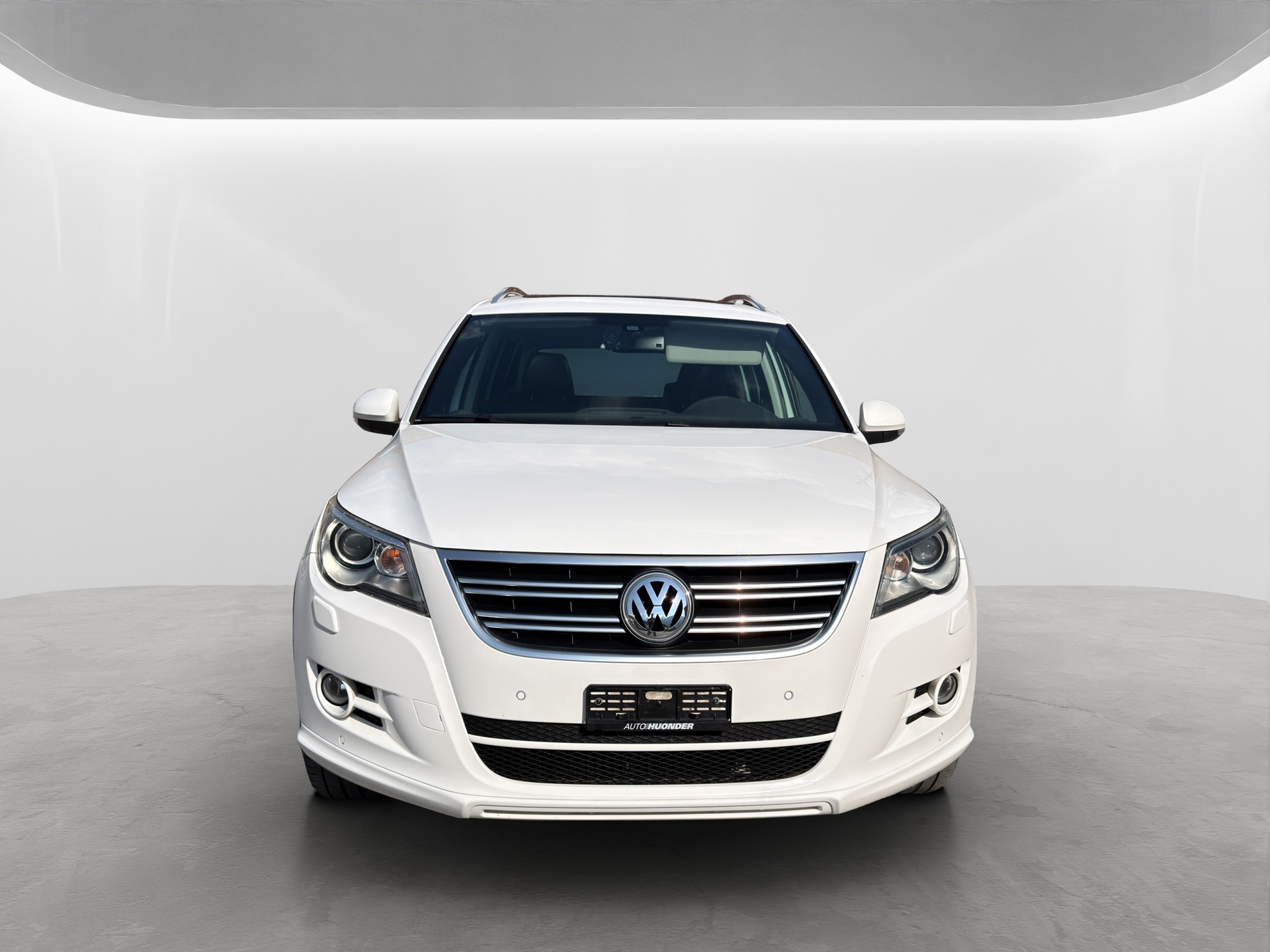 VW Tiguan 2.0 TDI Sport&Style-showroom-element-1