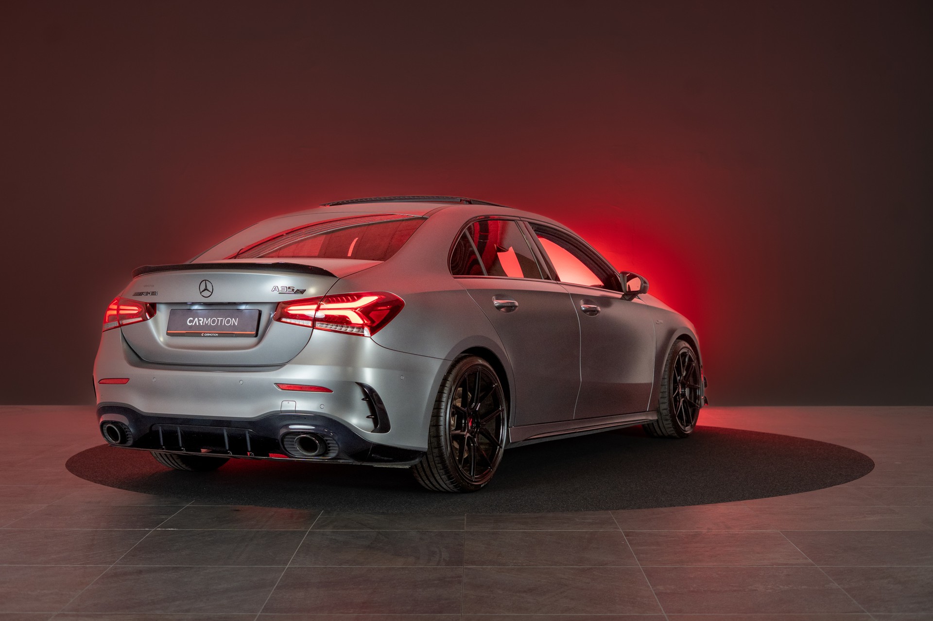 MERCEDES-BENZ A 35 AMG 4matic Limousine / CH-Fahrzeug / Panorama / el.Sitze-showroom-element-3