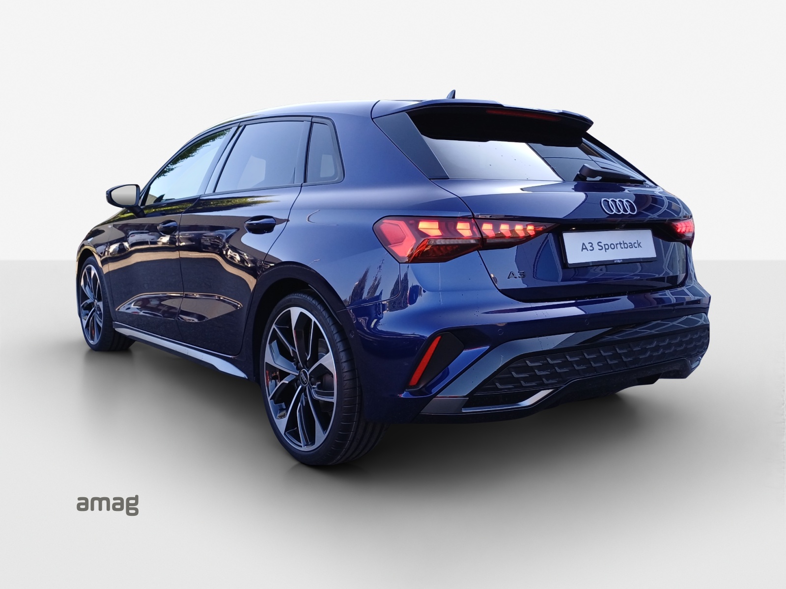 AUDI A3 Sportback TFSI 110 kW S line Attraction S tronic-showroom-element-2